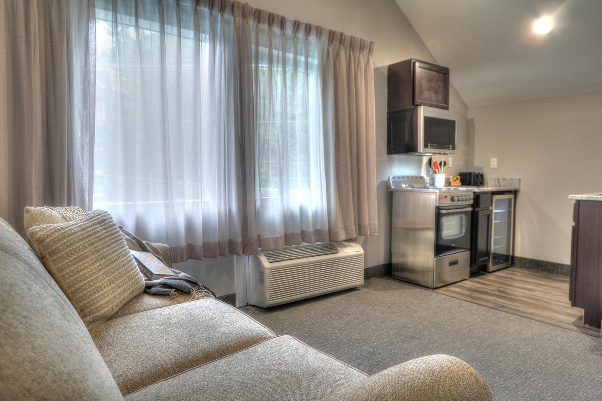 River Edge Inn photo 28
