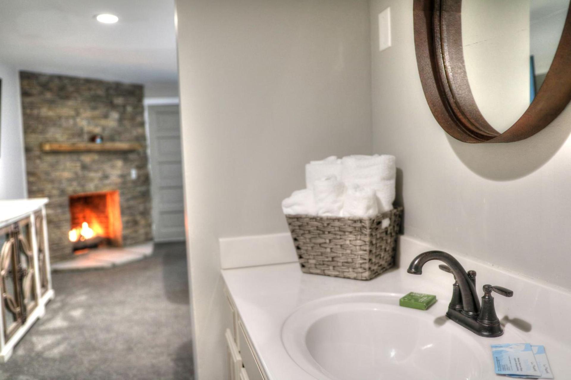 River Edge Inn photo 24