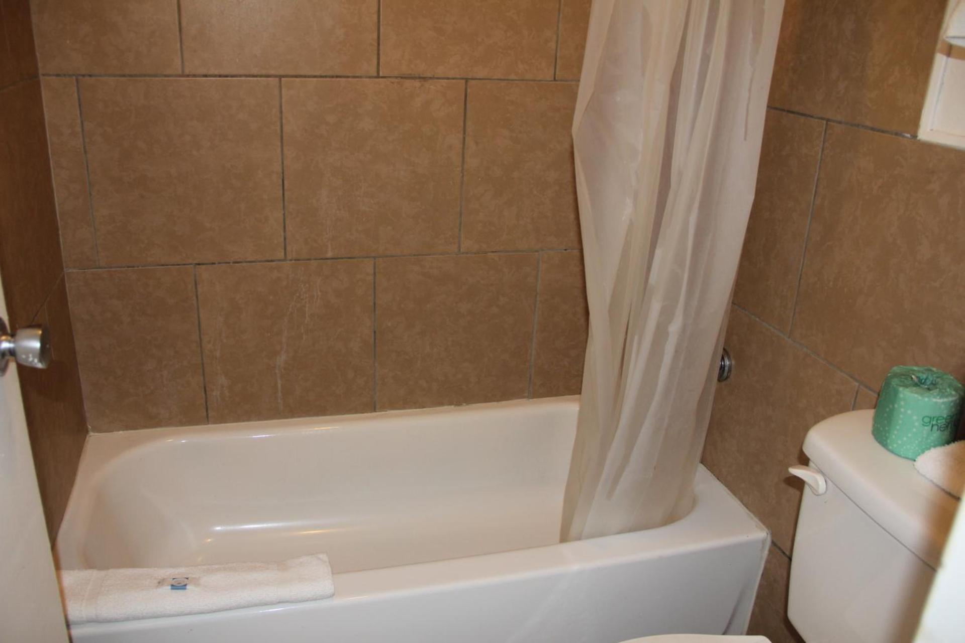 LoneStar Inn and Suites photo 25