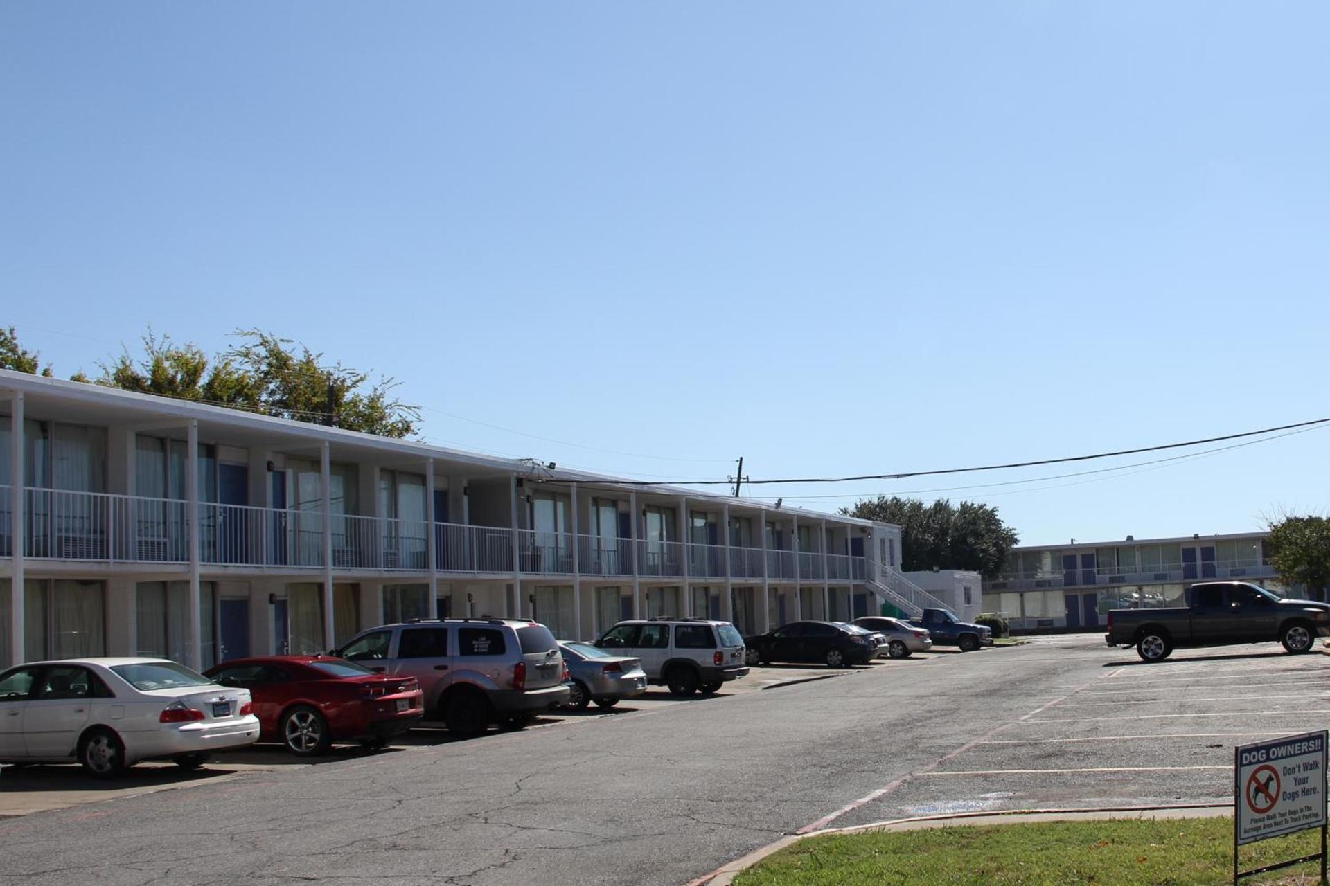 LoneStar Inn and Suites photo 9