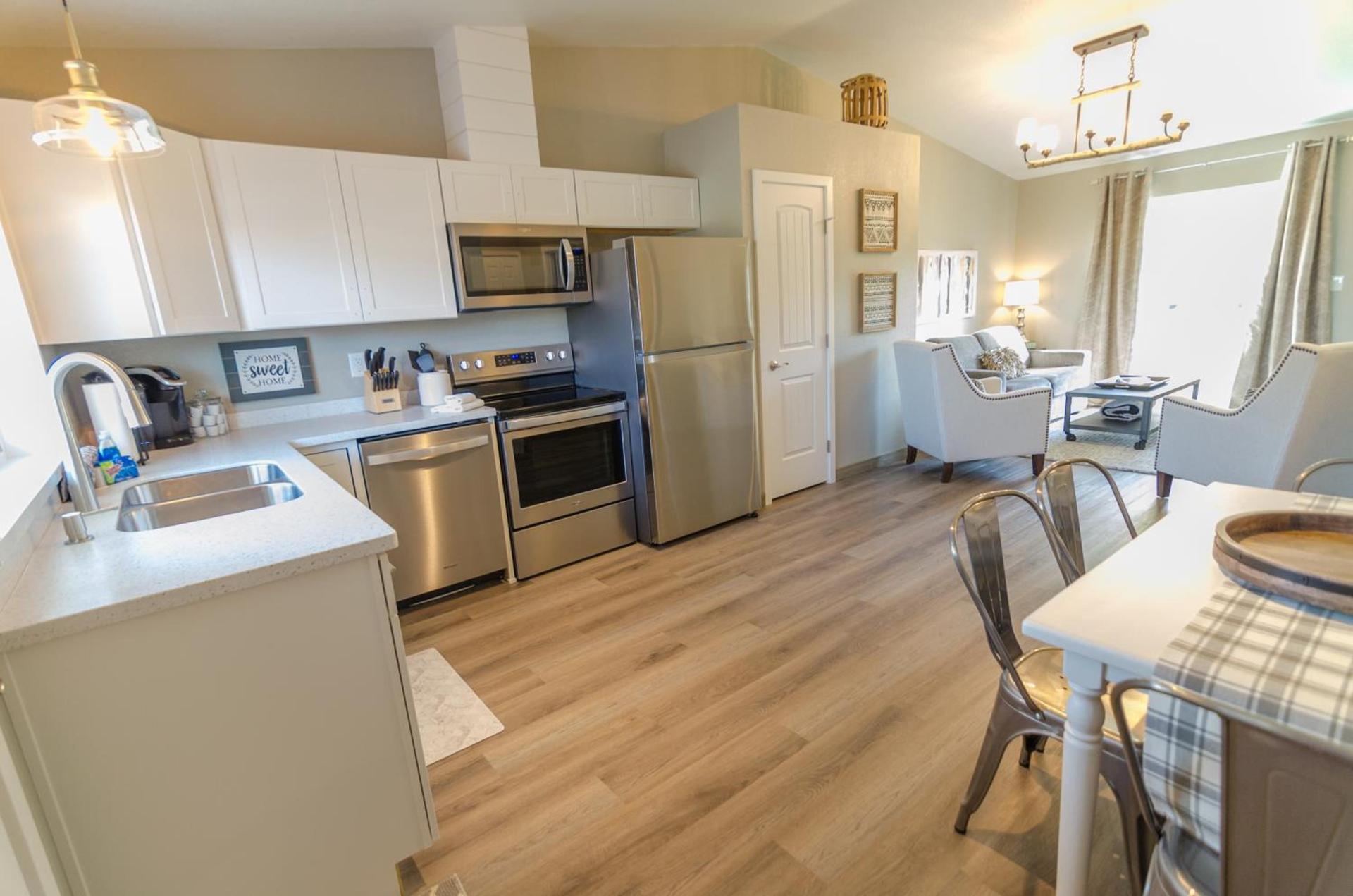 Colony Suites photo 80