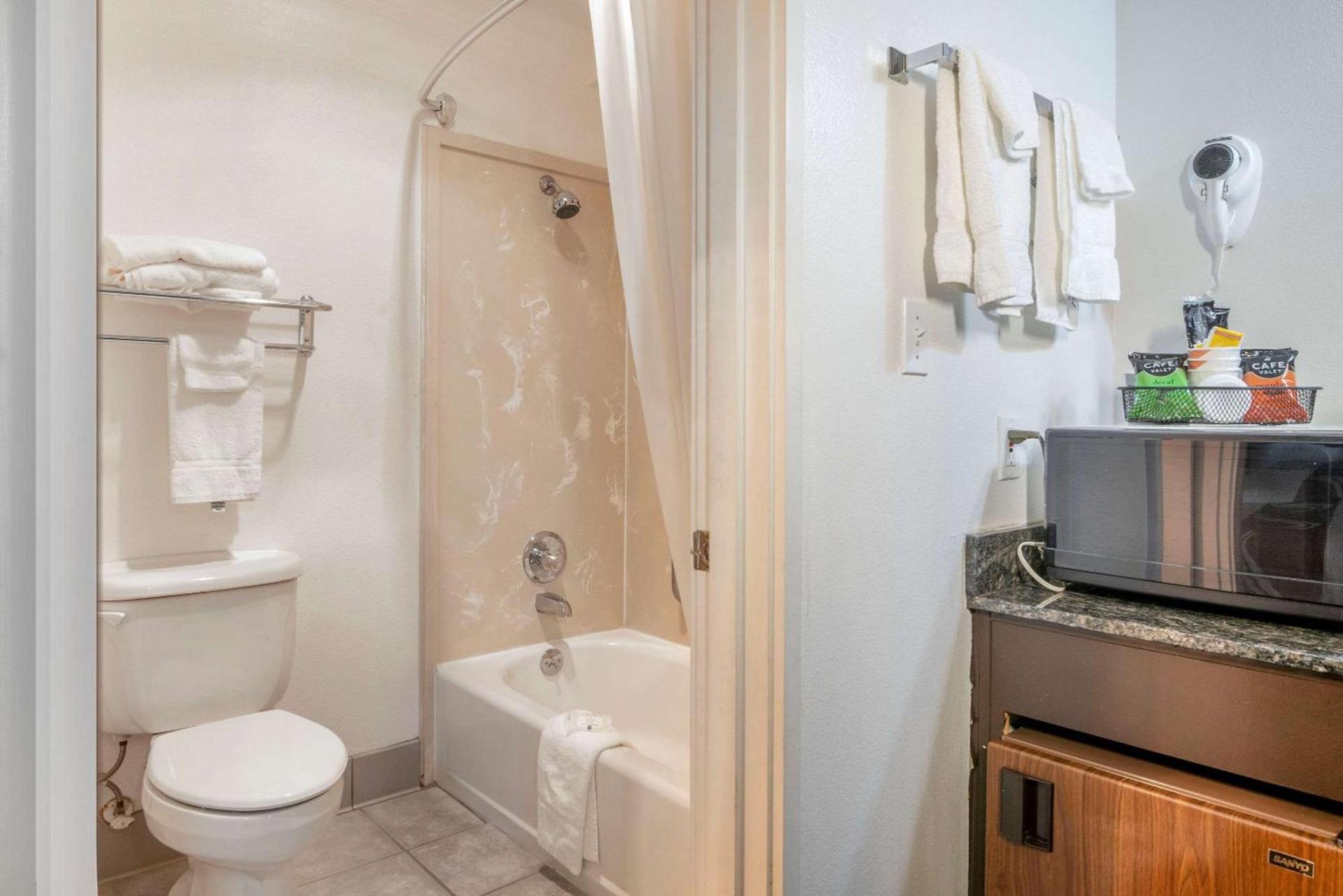Quality Inn Central Roseburg photo 10