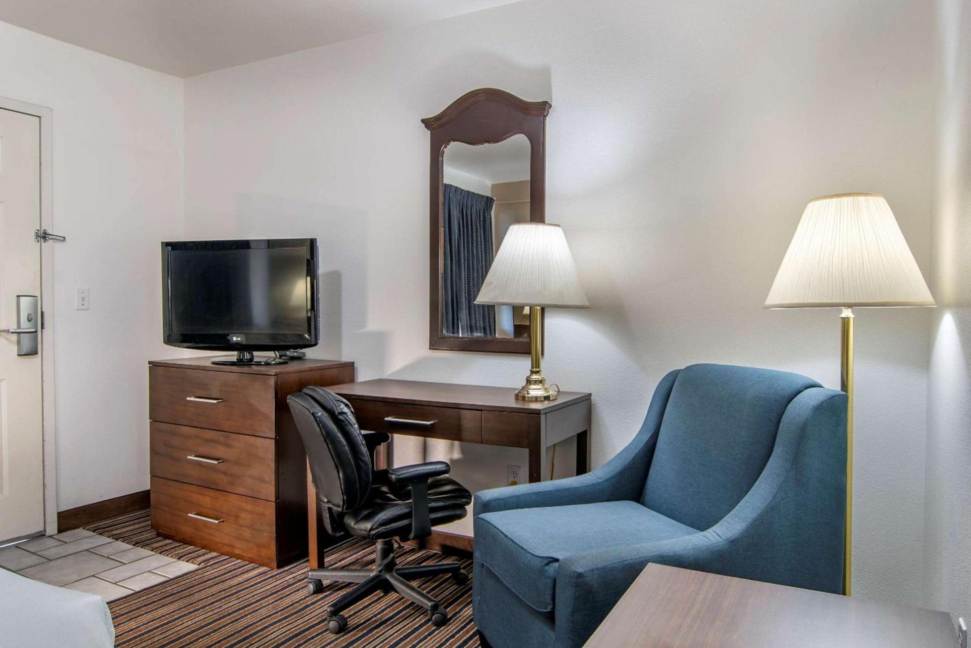 Quality Inn Central Roseburg photo 13