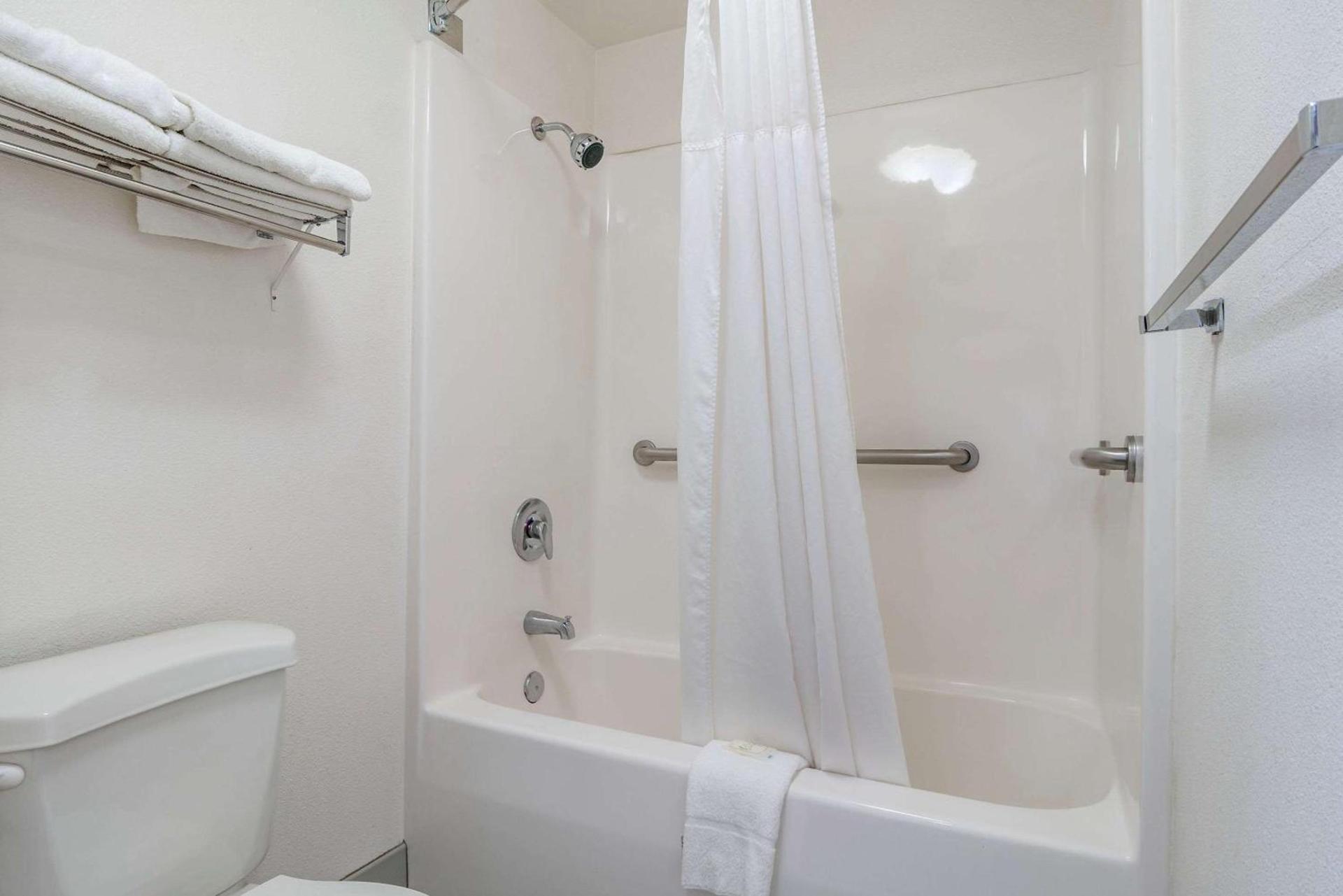 Quality Inn Central Roseburg photo 28