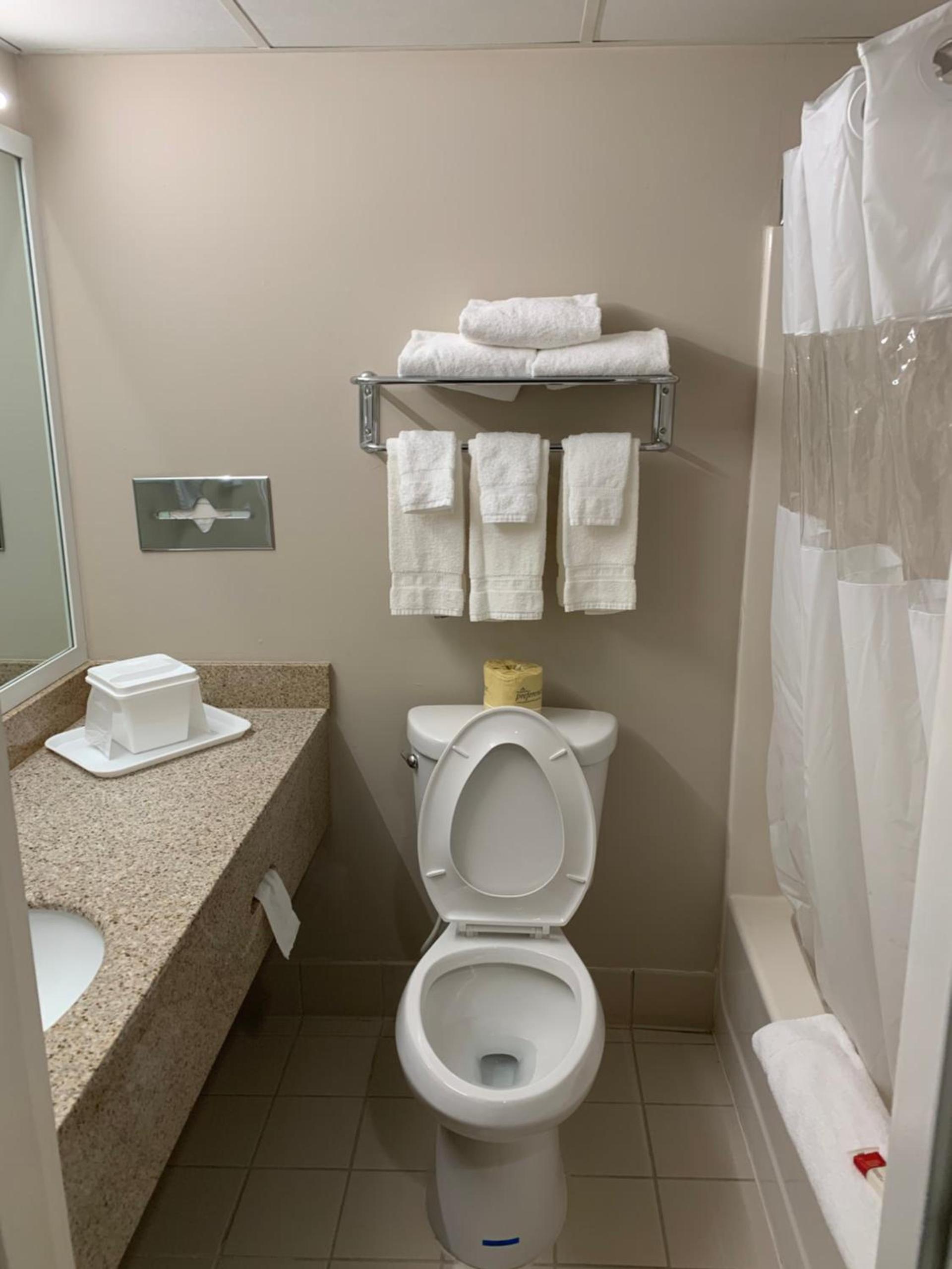 Baymont by Wyndham Latham Albany Airport photo 34