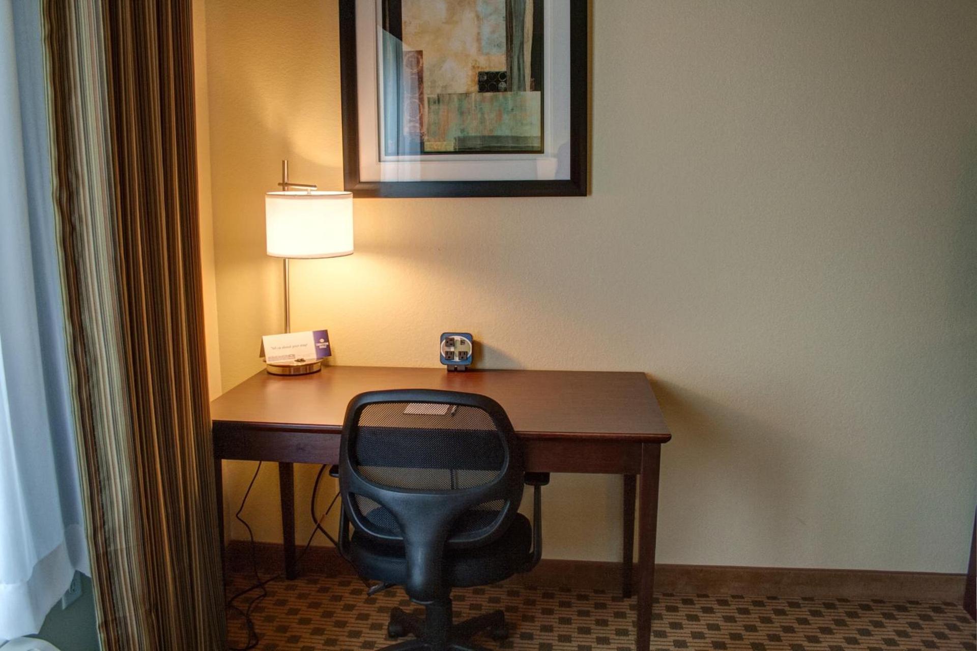 Cobblestone Inn & Suites - Waverly photo 3