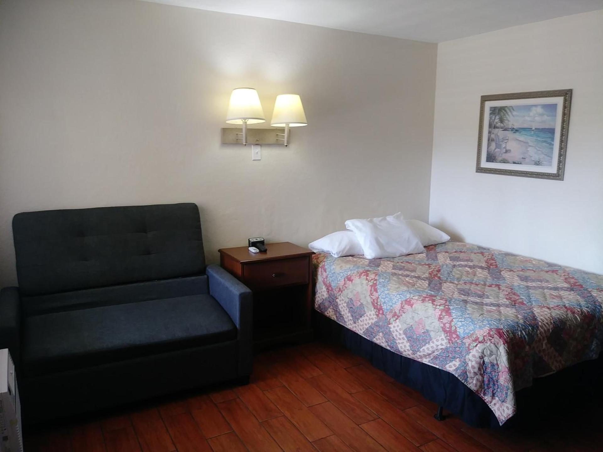 Palm Breeze Hotel photo 10
