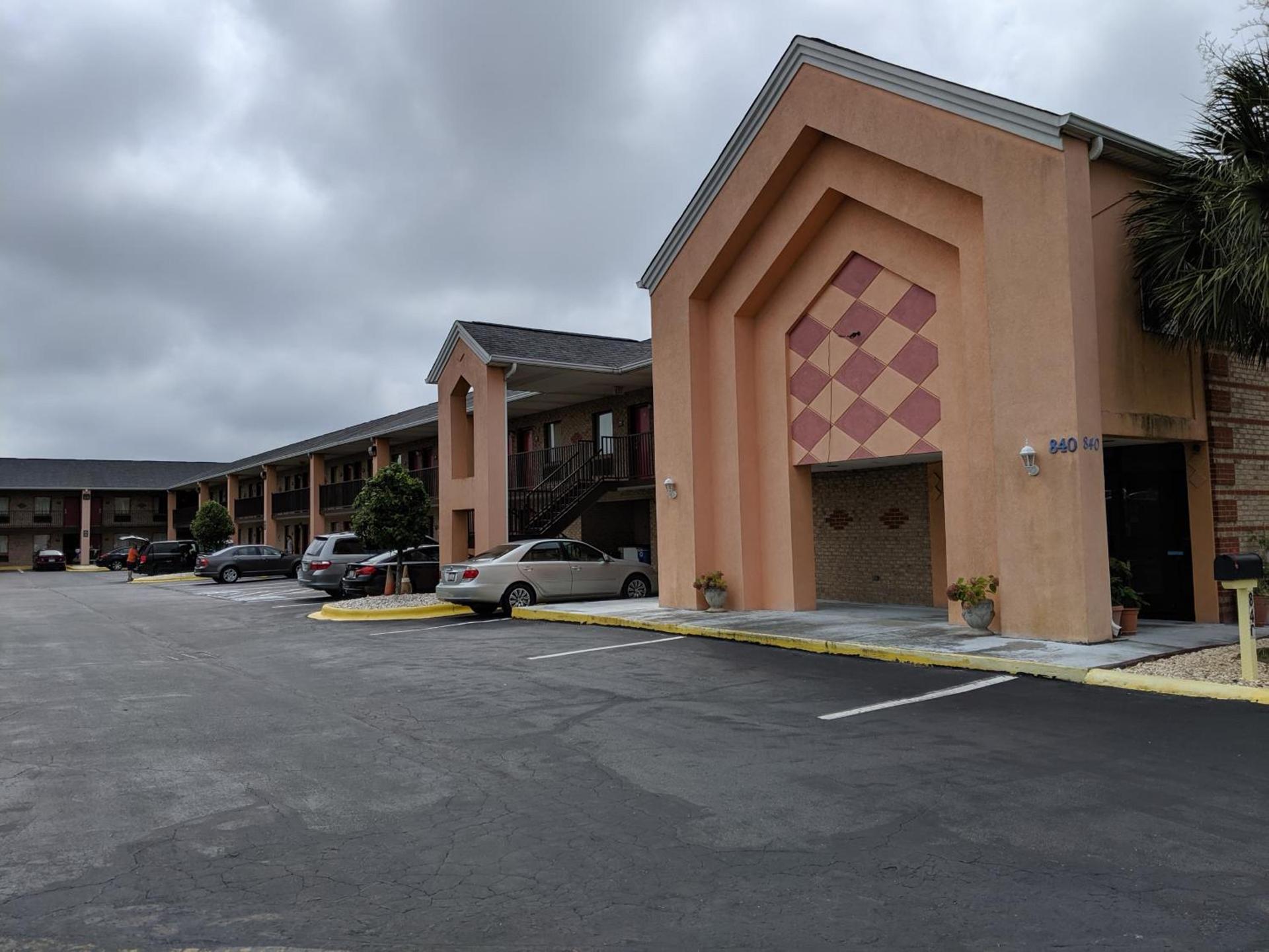 Economy Inn Express photo 1