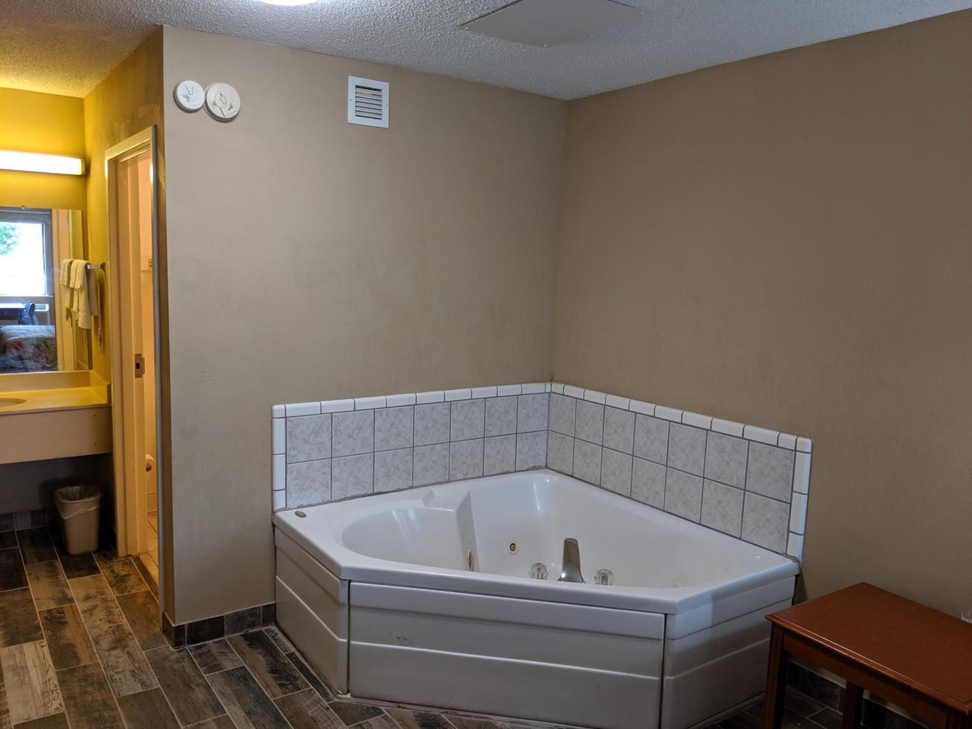 Economy Inn Express photo 15