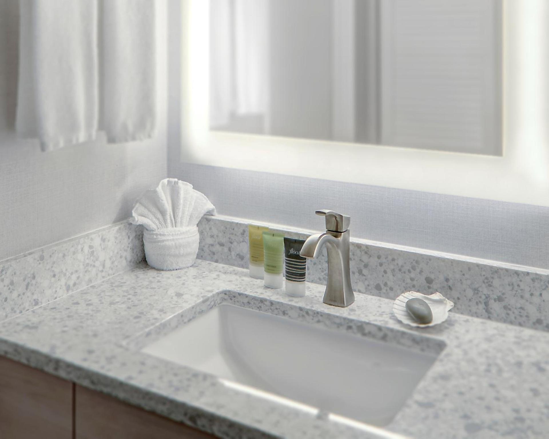 Hallmark Resort - Newport photo 64