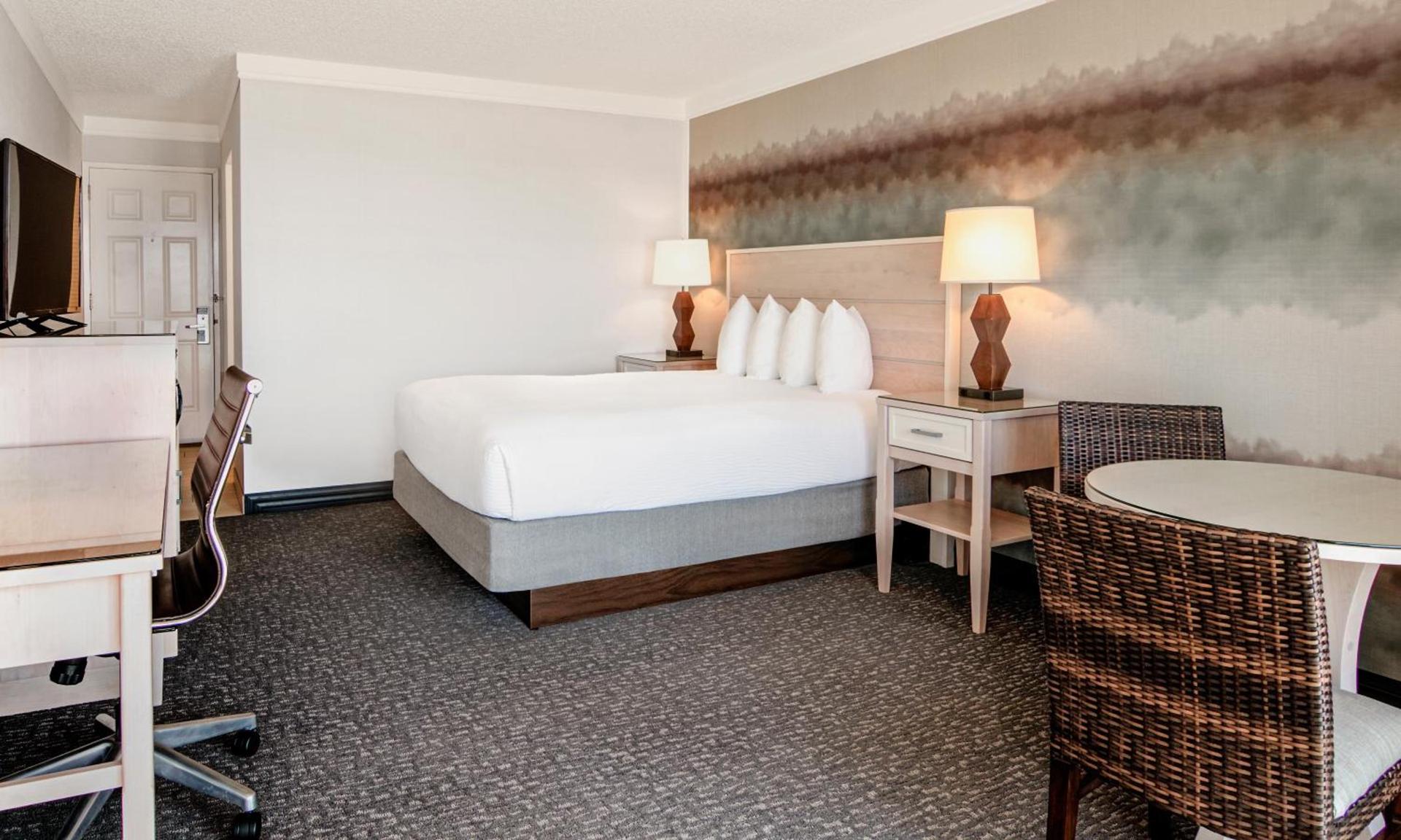 Hallmark Resort - Newport photo 90