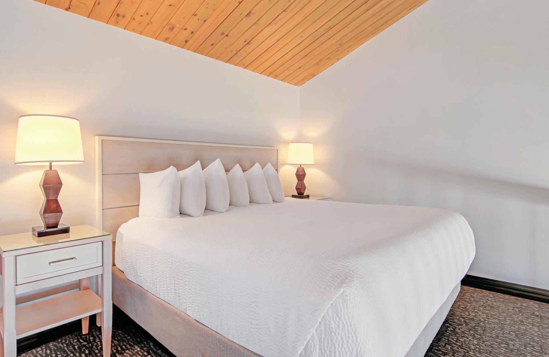 Hallmark Resort - Newport photo 83