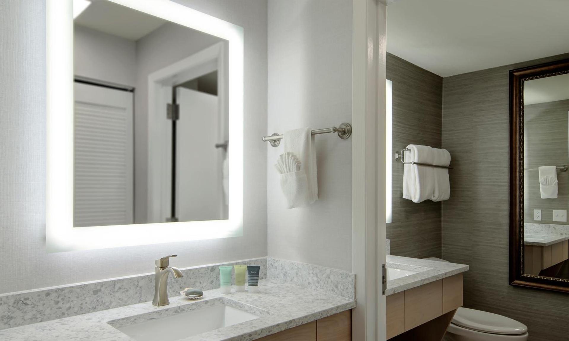 Hallmark Resort - Newport photo 75