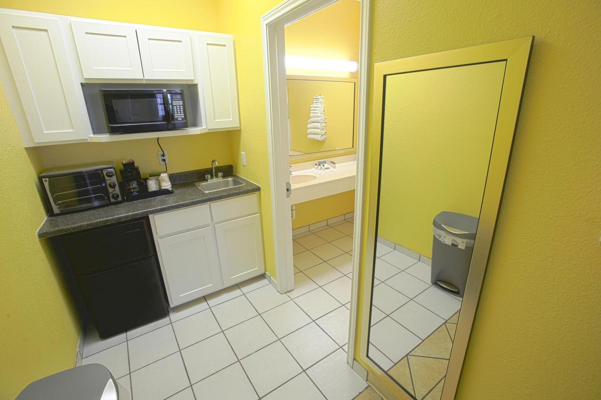 Plantation Suites and Conference Center photo 10