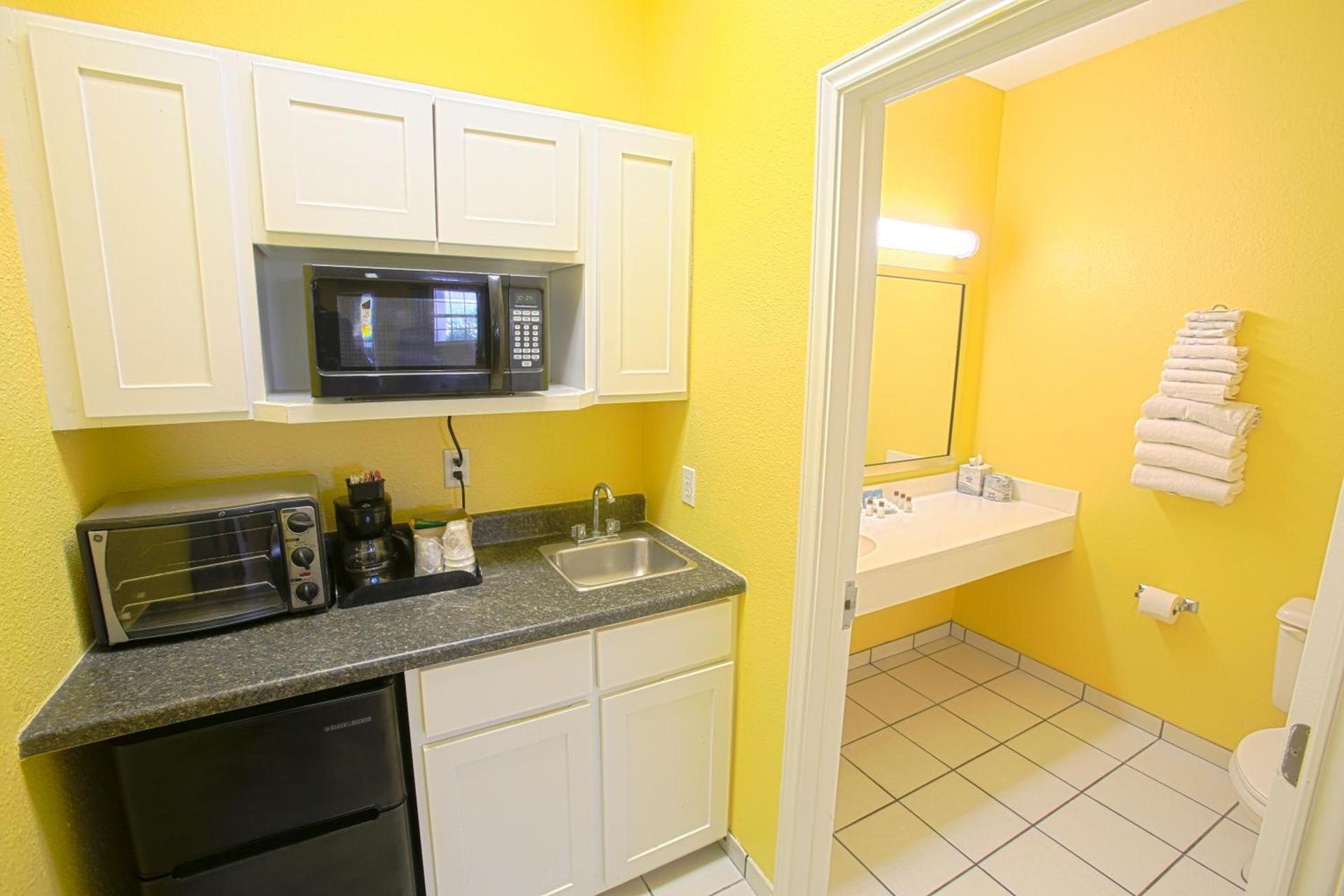 Plantation Suites and Conference Center photo 18