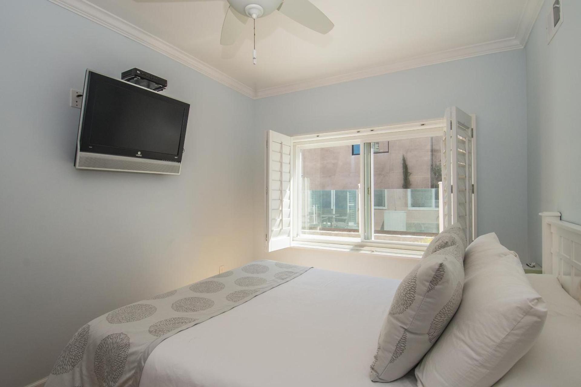 Venice on the Beach Hotel photo 22