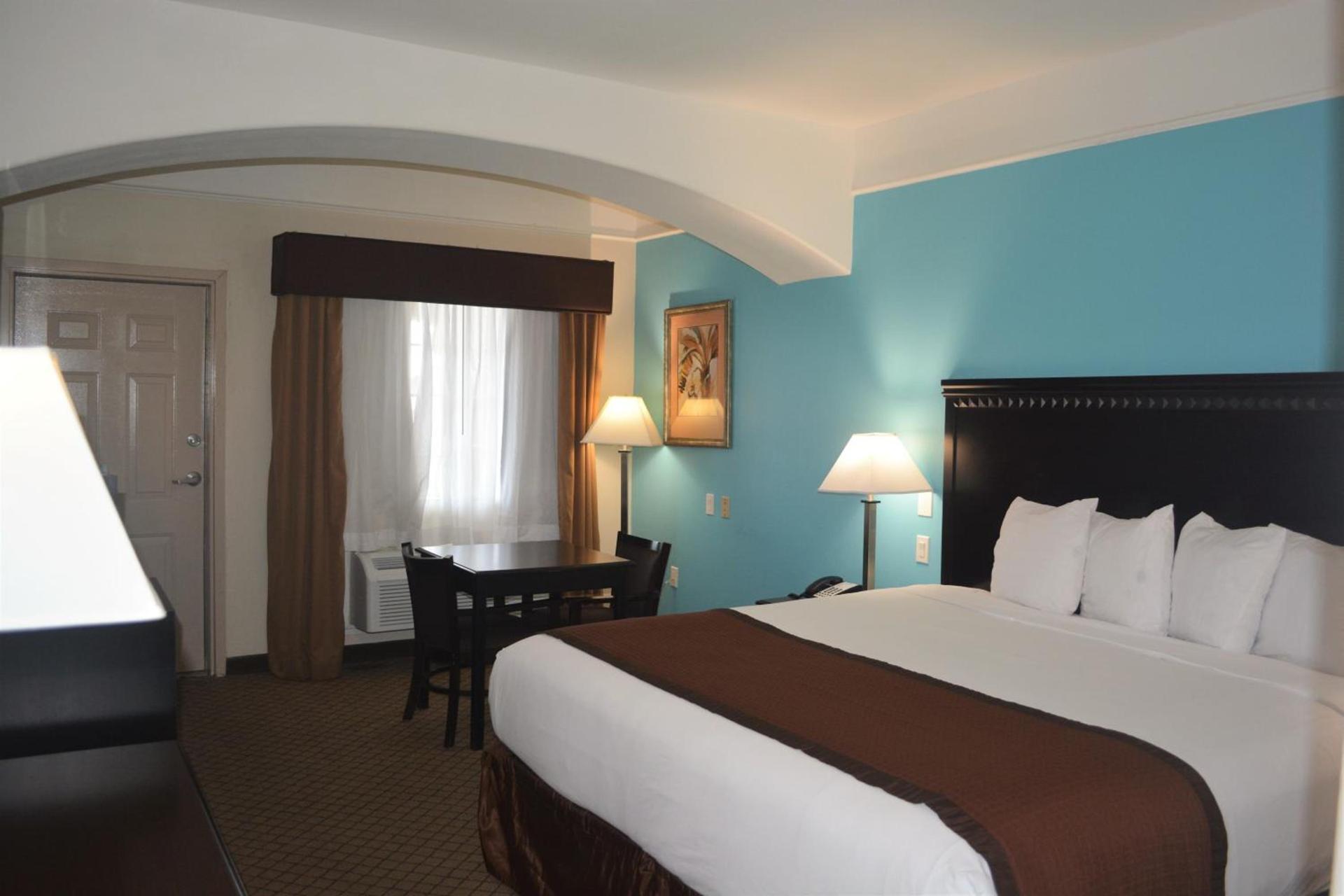 Baymont by Wyndham Galveston photo 26