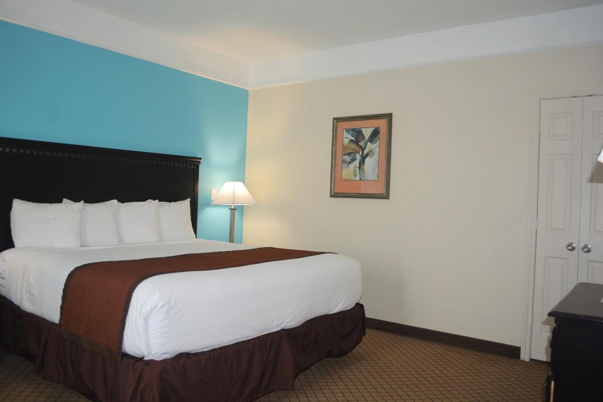 Baymont by Wyndham Galveston photo 24
