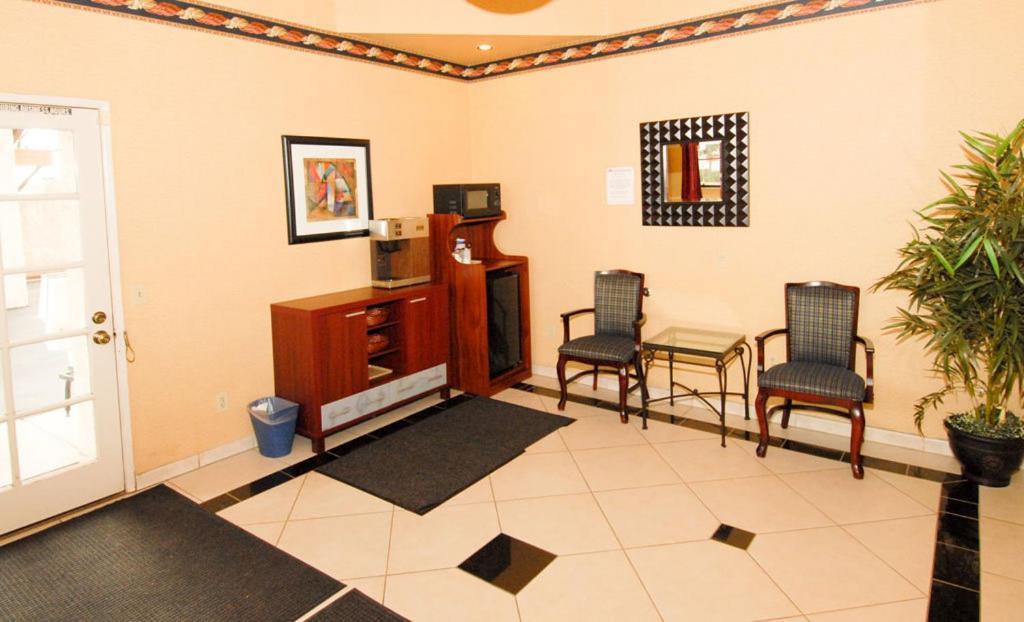 Regency Hotel - Moreno Valley photo 7