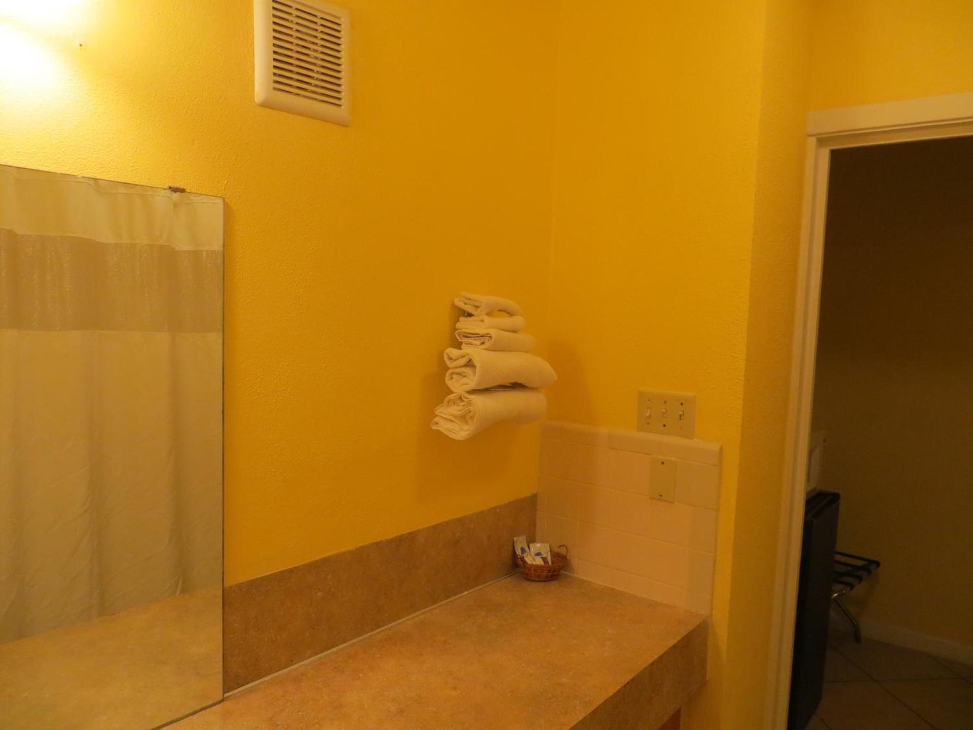 Cottonwood Inn photo 4