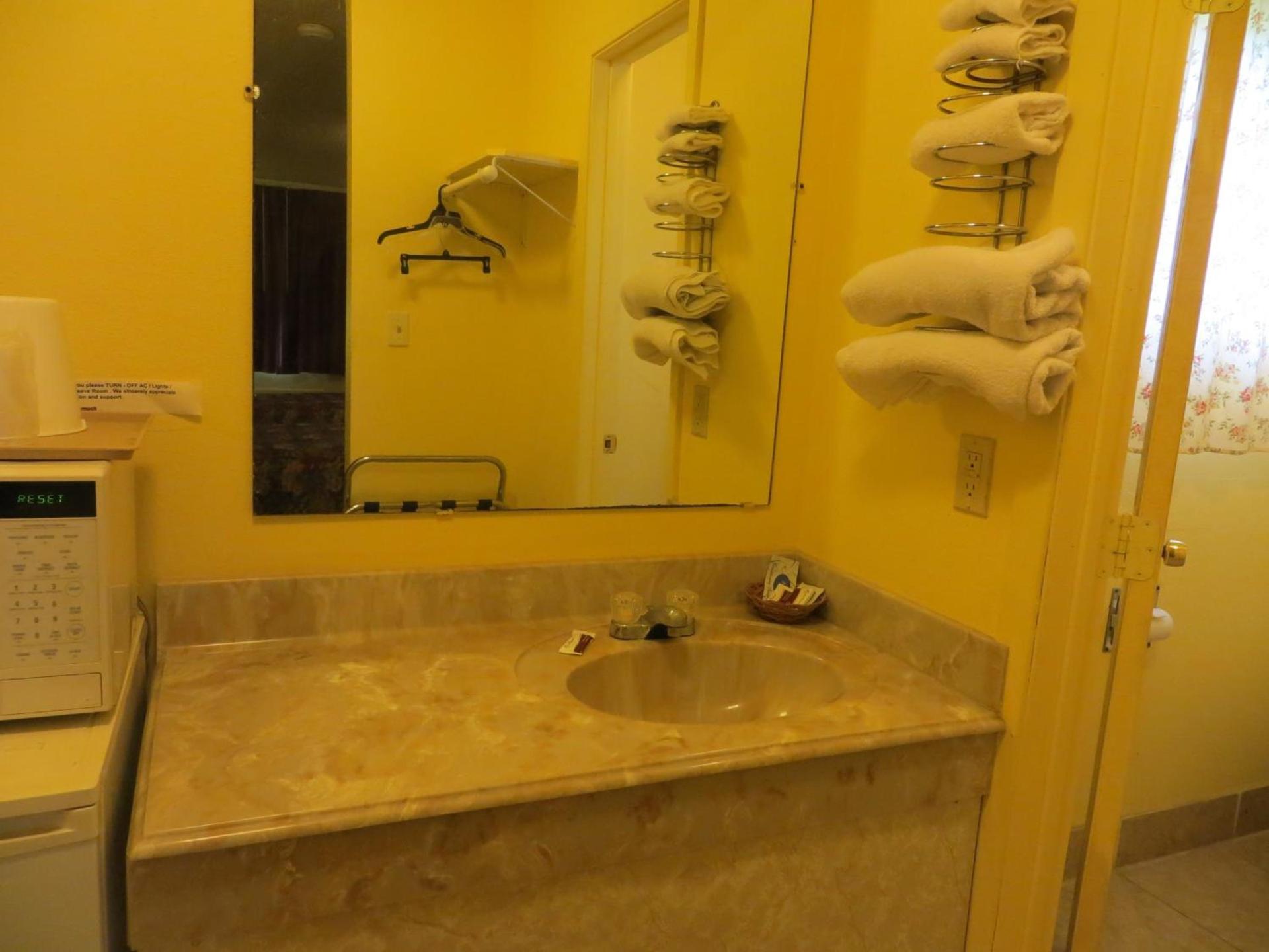 Cottonwood Inn photo 3