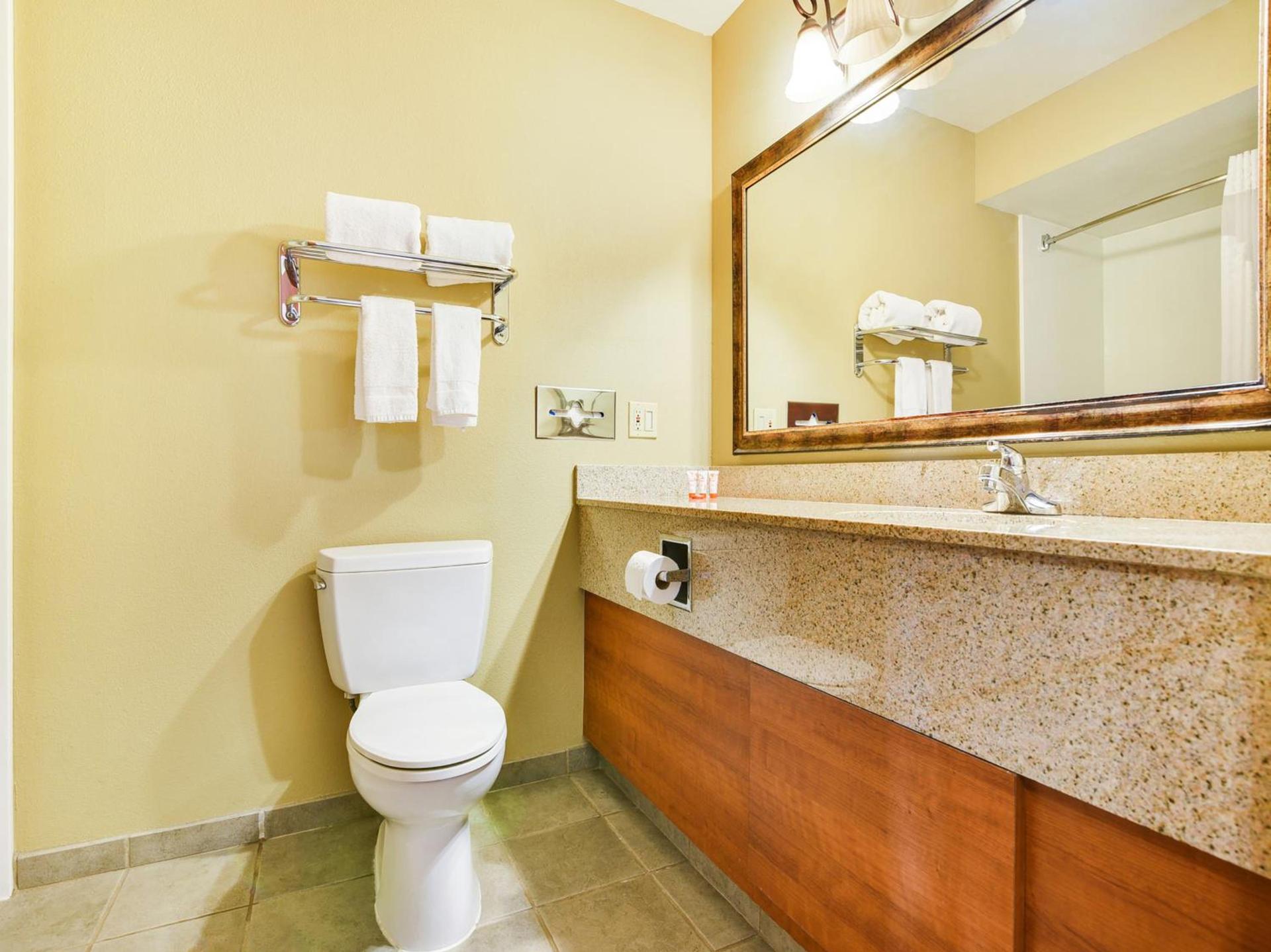 OYO Townhouse Oklahoma City Airport photo 21