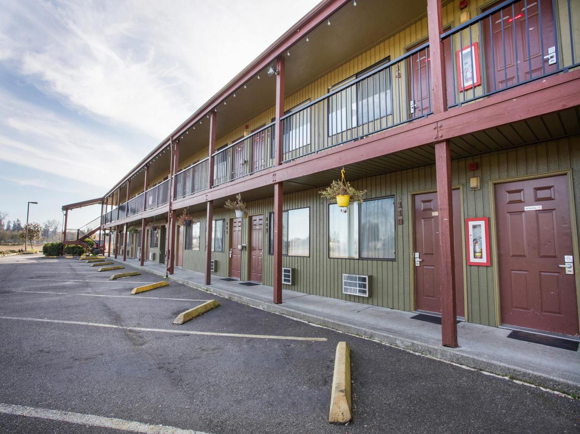 Arlington Motor Inn photo 5