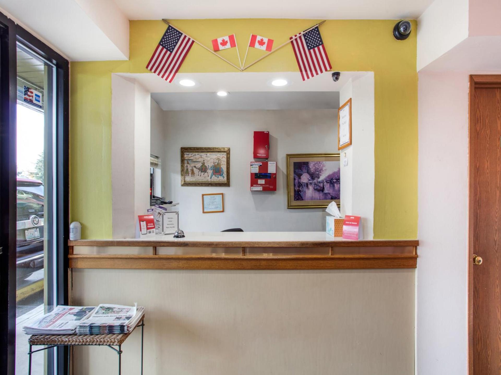 Arlington Motor Inn photo 2