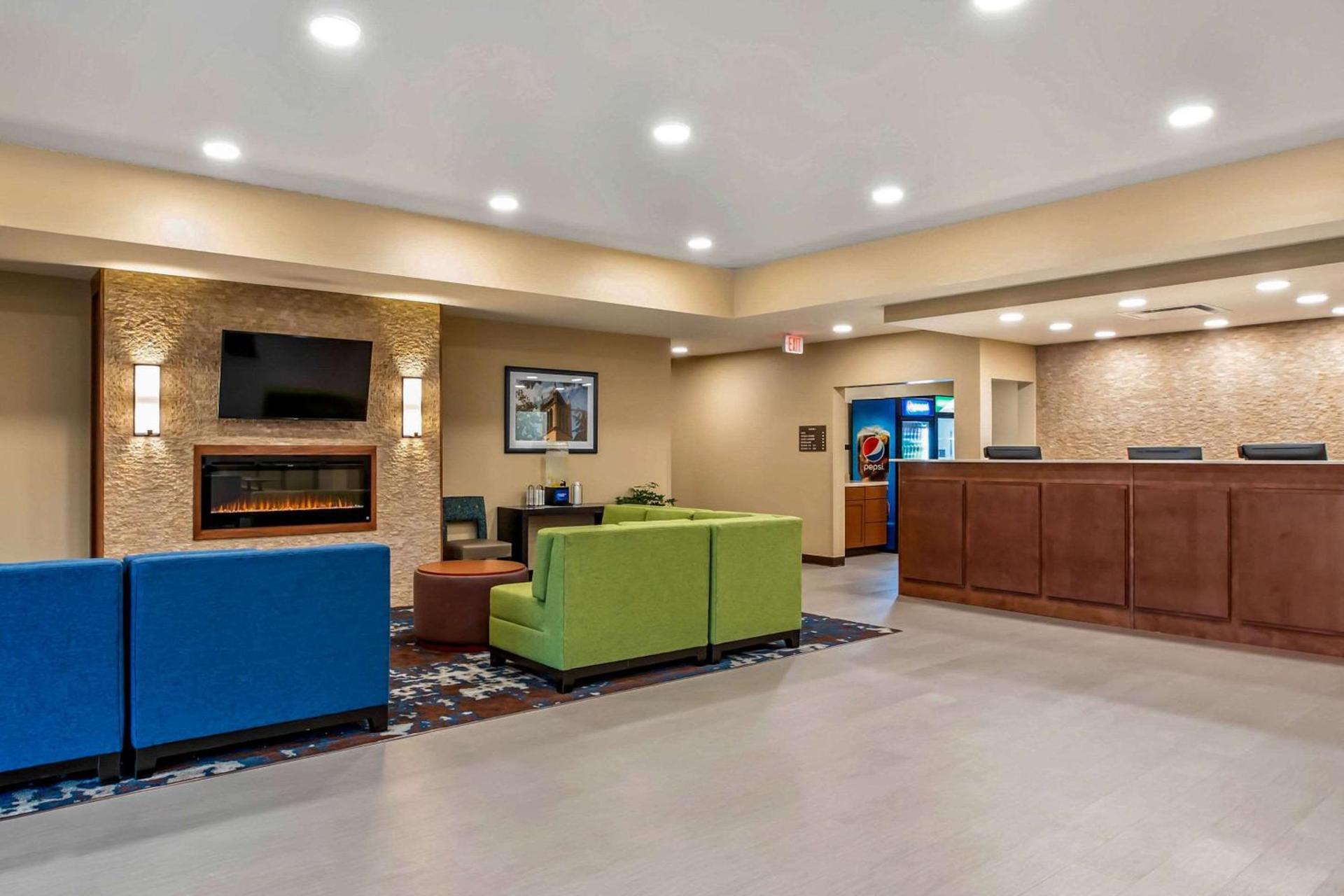 Comfort Inn & Suites Ames near ISU Campus photo 7