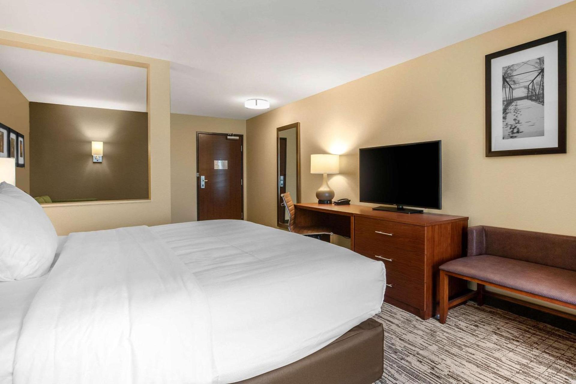 Comfort Inn & Suites Ames near ISU Campus photo 21