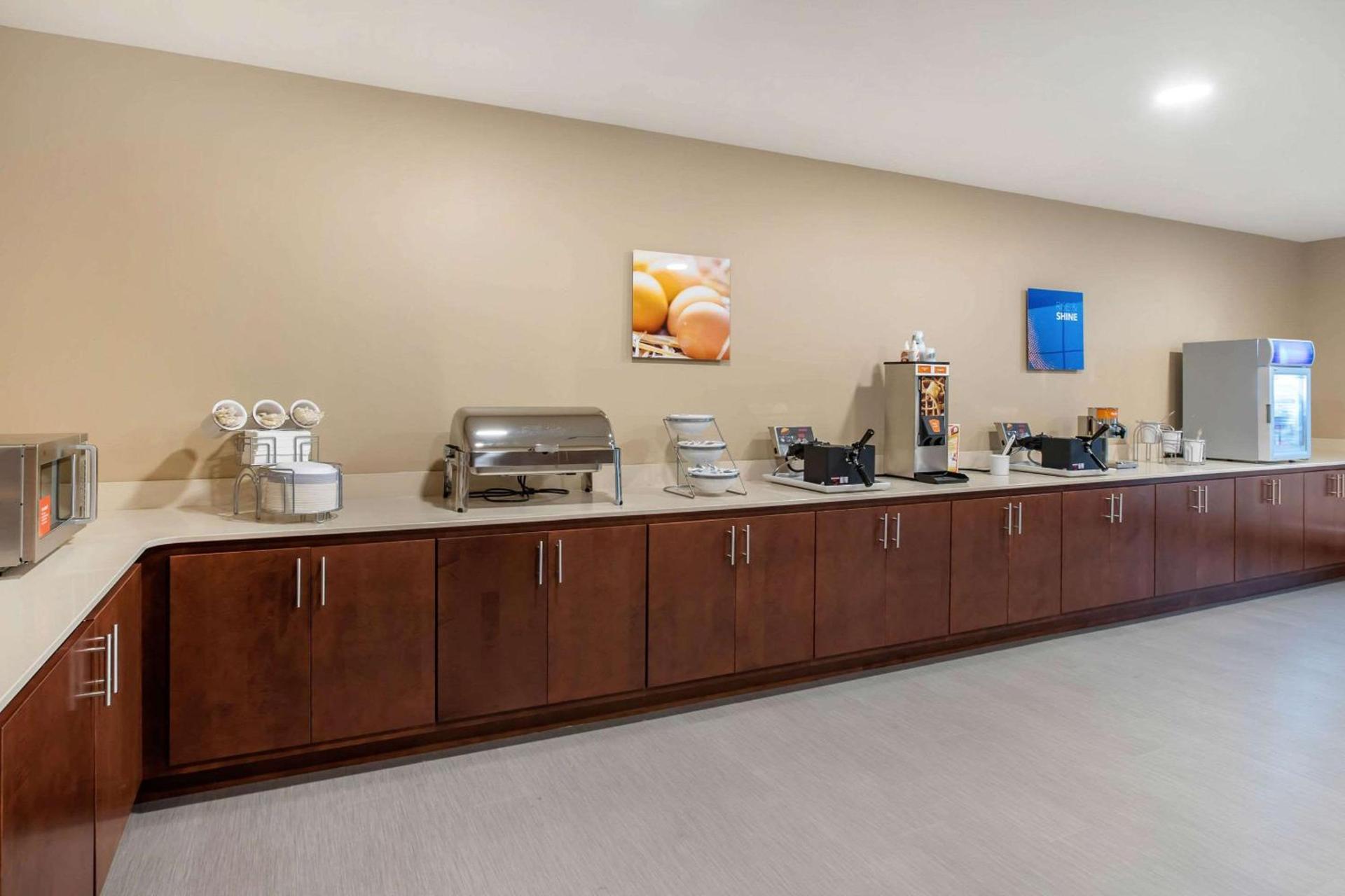Comfort Inn & Suites Ames near ISU Campus photo 25