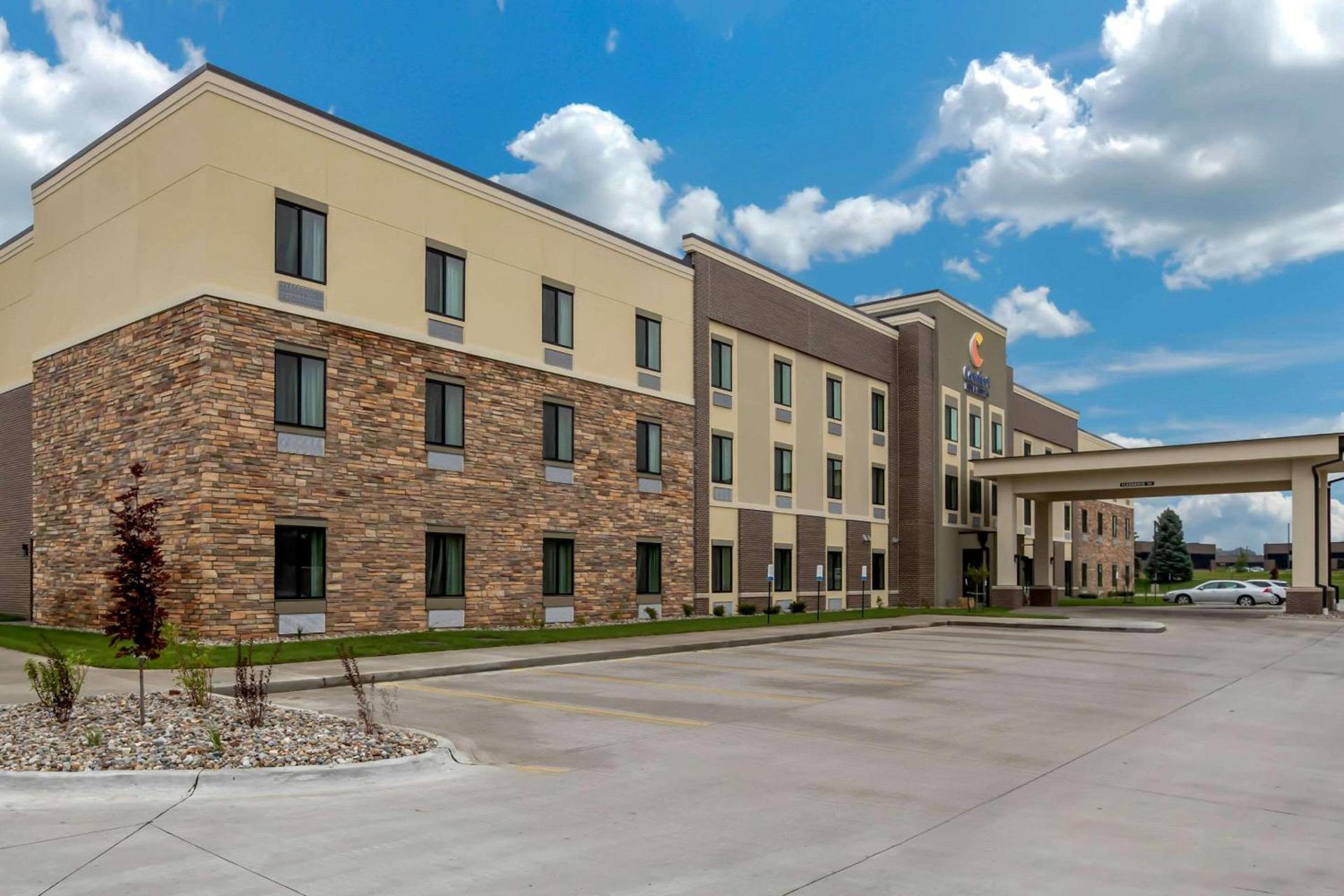 Comfort Inn & Suites Ames near ISU Campus photo 2