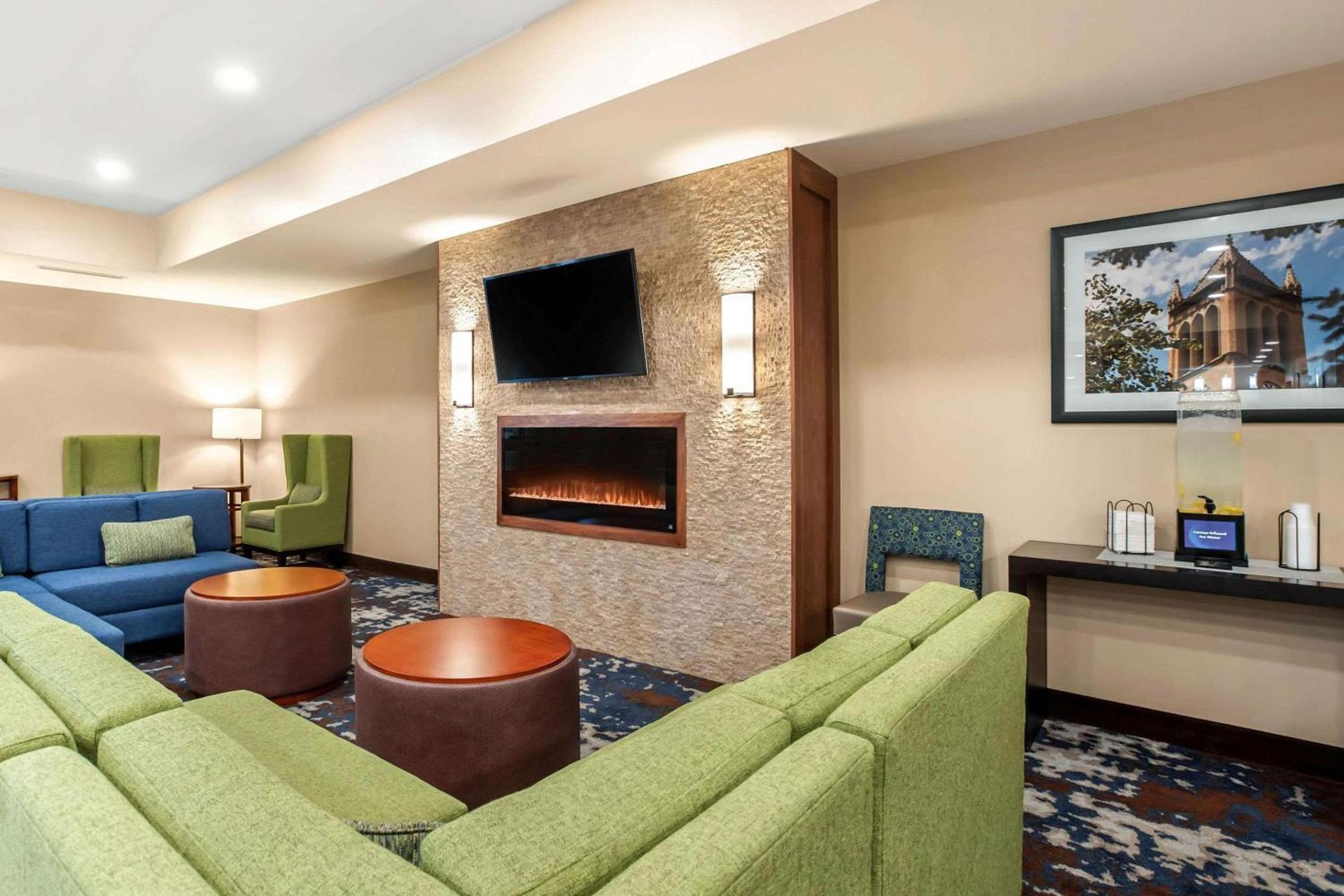 Comfort Inn & Suites Ames near ISU Campus photo 6