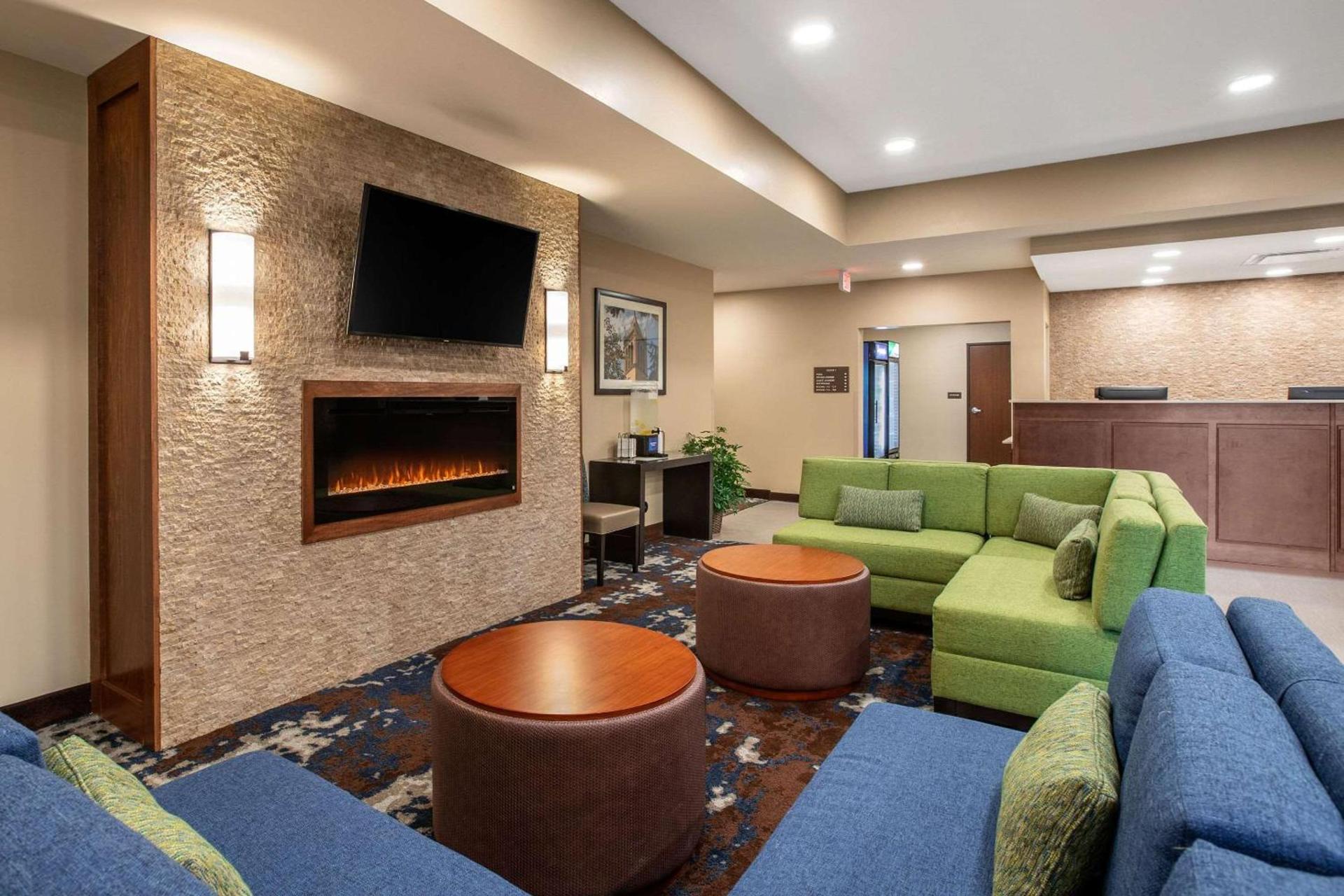 Comfort Inn & Suites Ames near ISU Campus photo 4