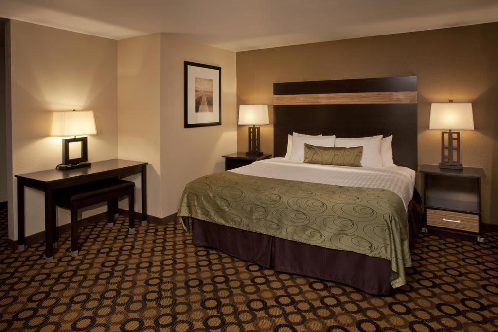 Baymont by Wyndham Kent - Seattle photo 6
