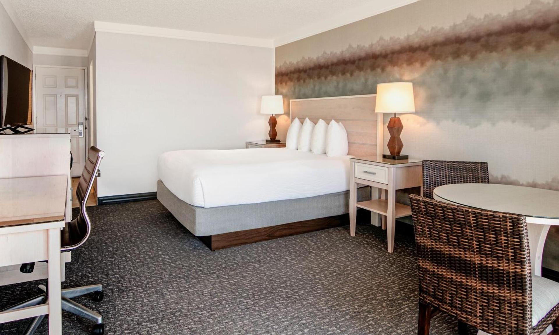 Hallmark Resort - Newport photo 10