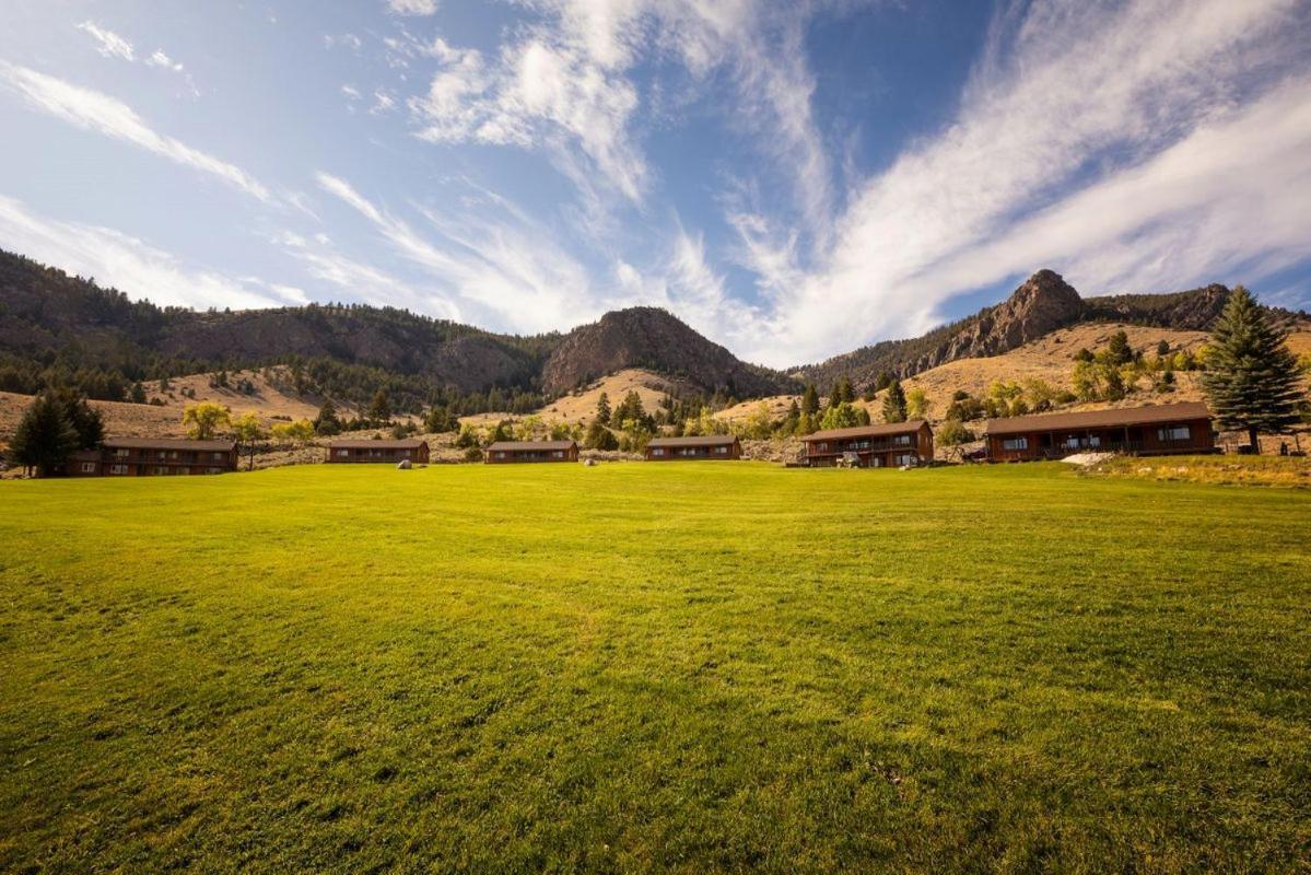Twin Peaks Guest Ranch photo 23