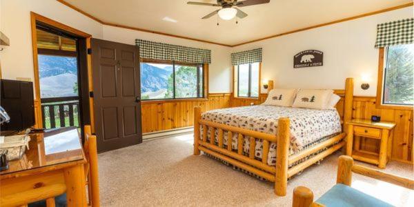 Twin Peaks Guest Ranch photo 17