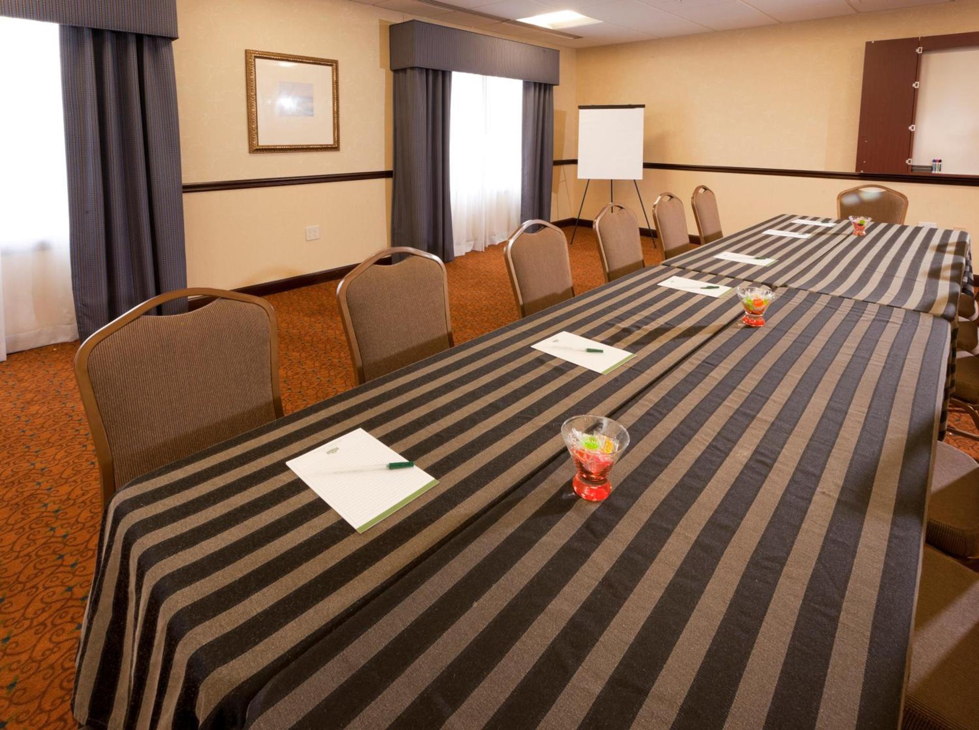 Country Inn & Suites by Radisson, Baltimore North, MD photo 28