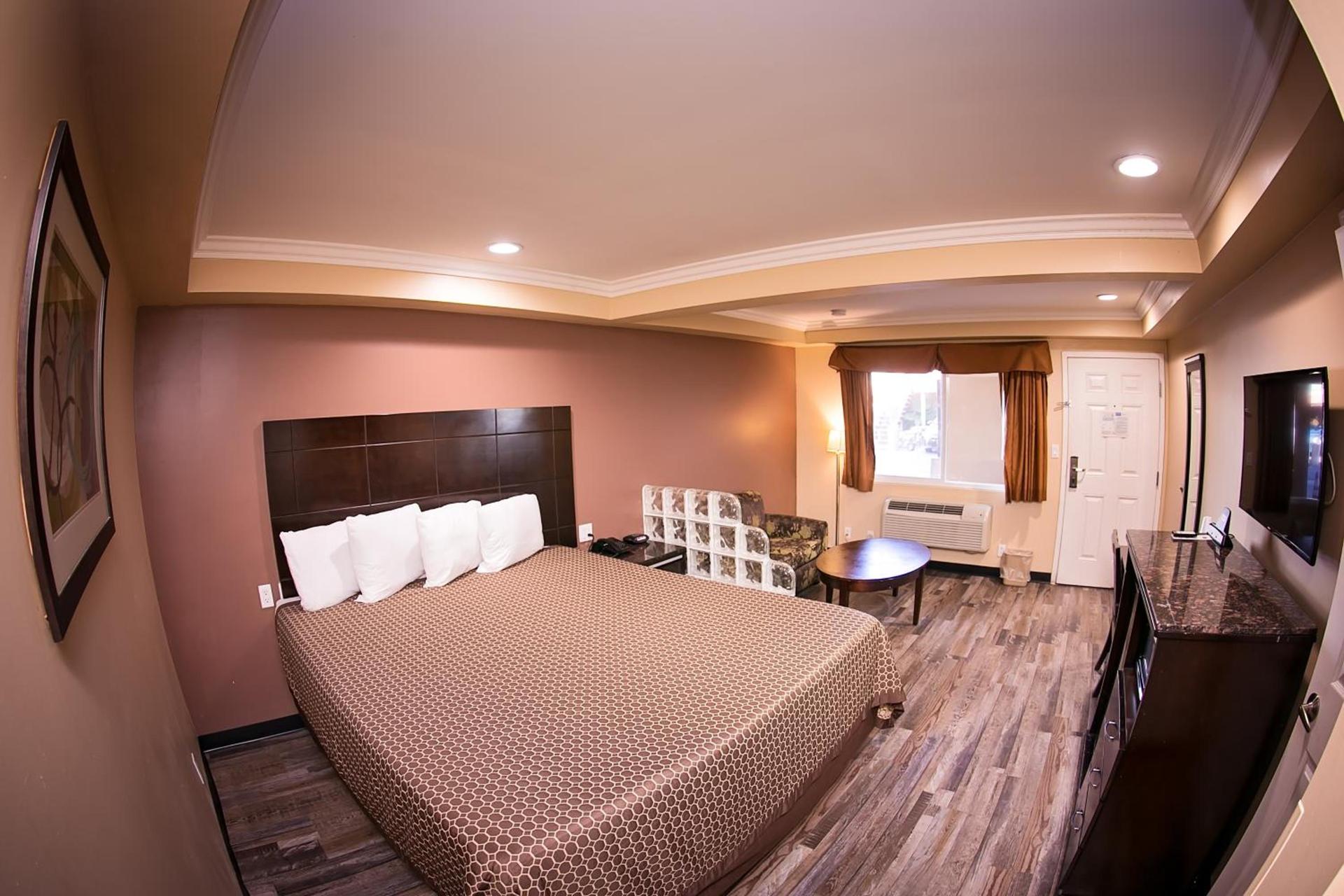 Rodeway Inn & Suites Bellflower photo 31