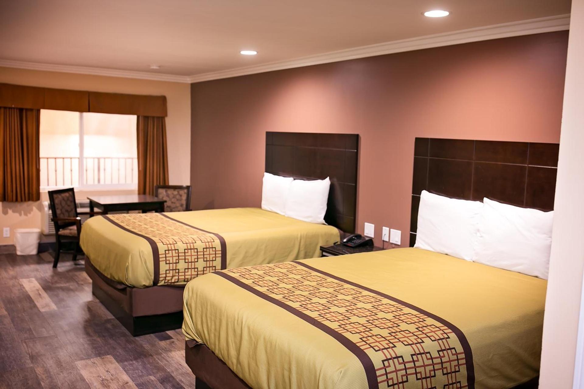 Rodeway Inn & Suites Bellflower photo 44