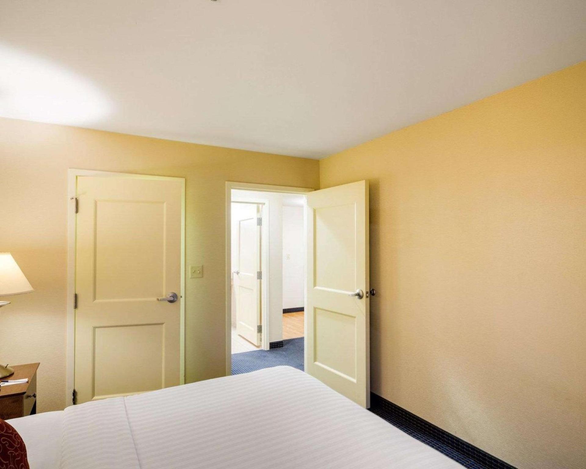 Mainstay Suites Dover photo 16