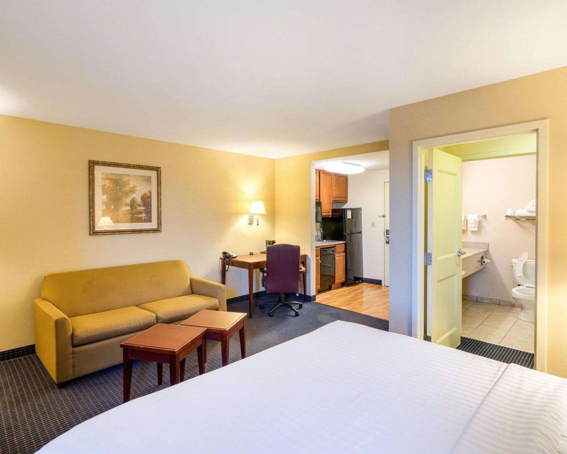 Mainstay Suites Dover photo 12