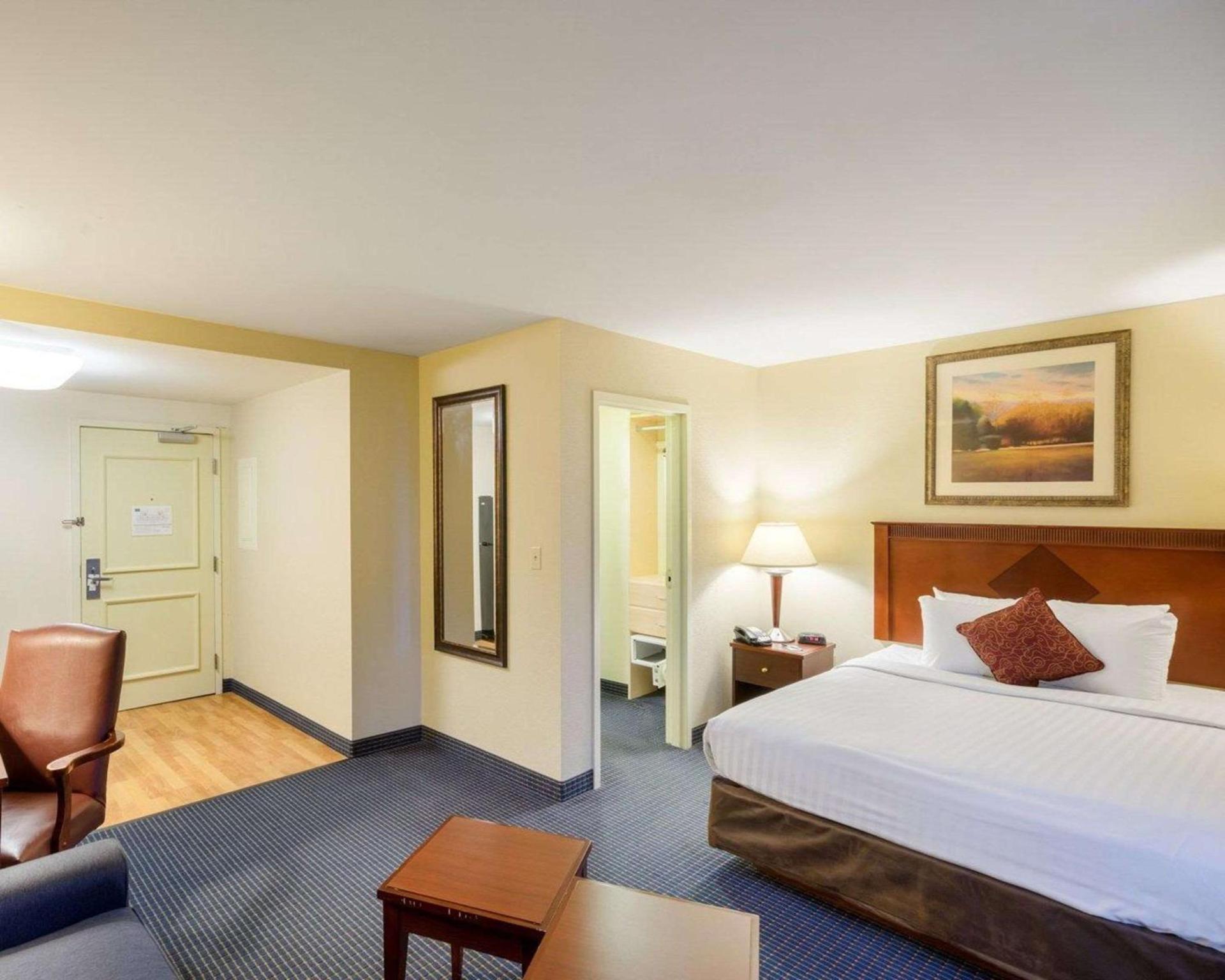 Mainstay Suites Dover photo 18