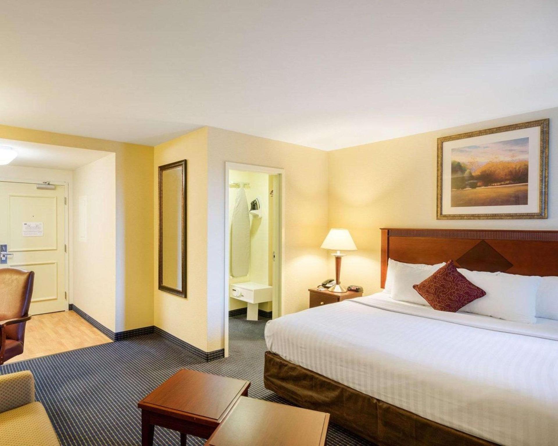 Mainstay Suites Dover photo 13