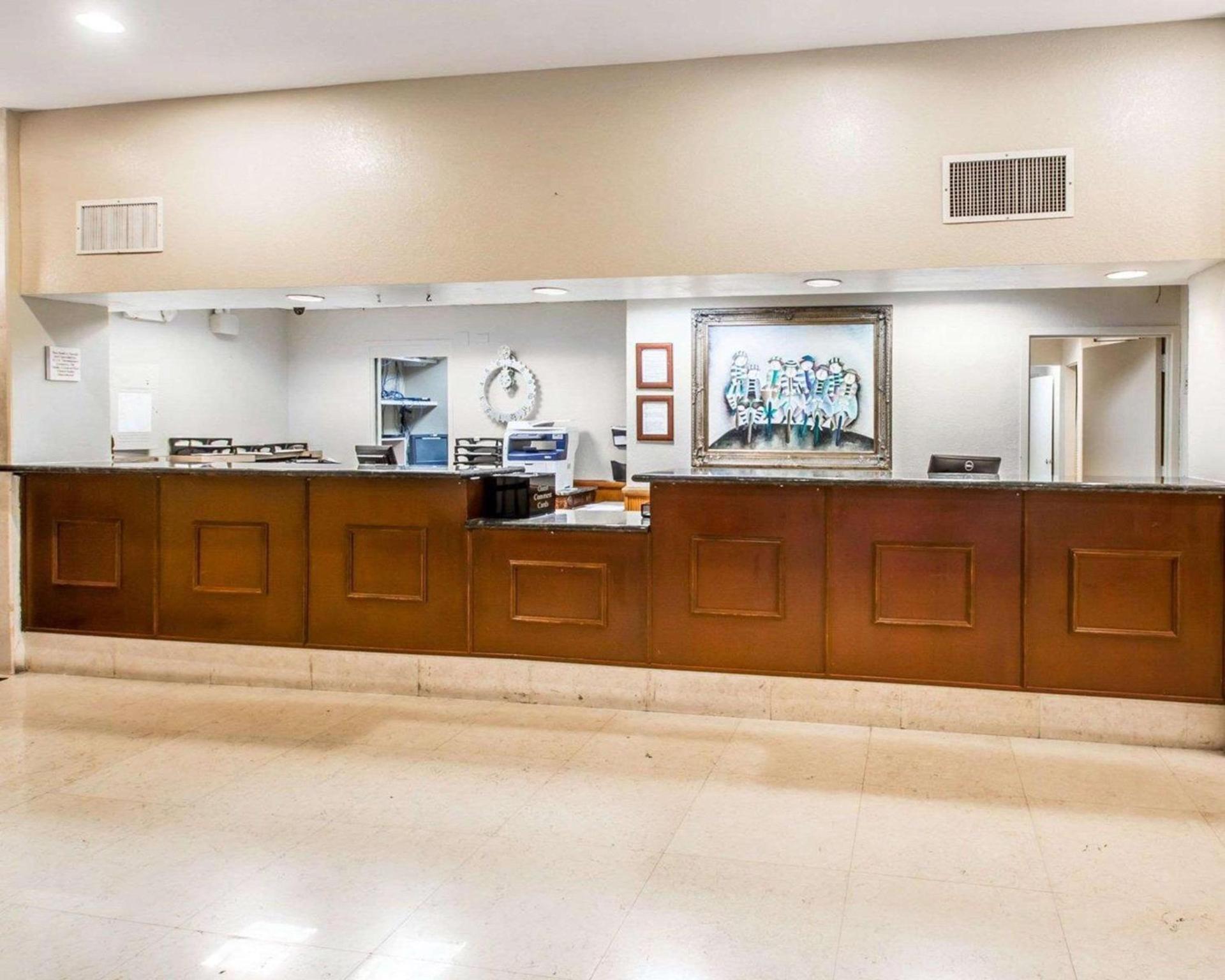 North Miami Beach Gardens Inn & Suites photo 3