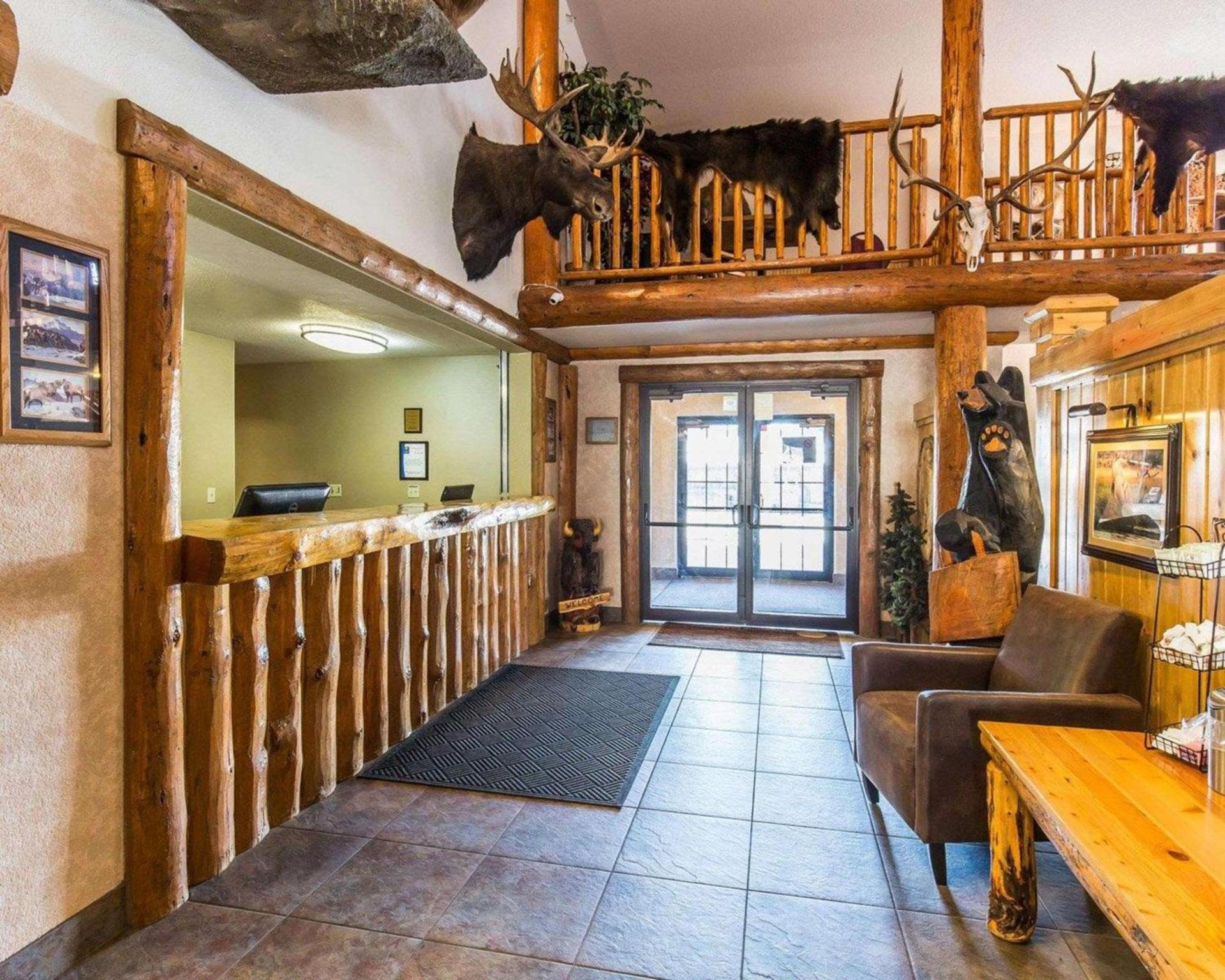 The Antler Lodge - Gardiner photo 2