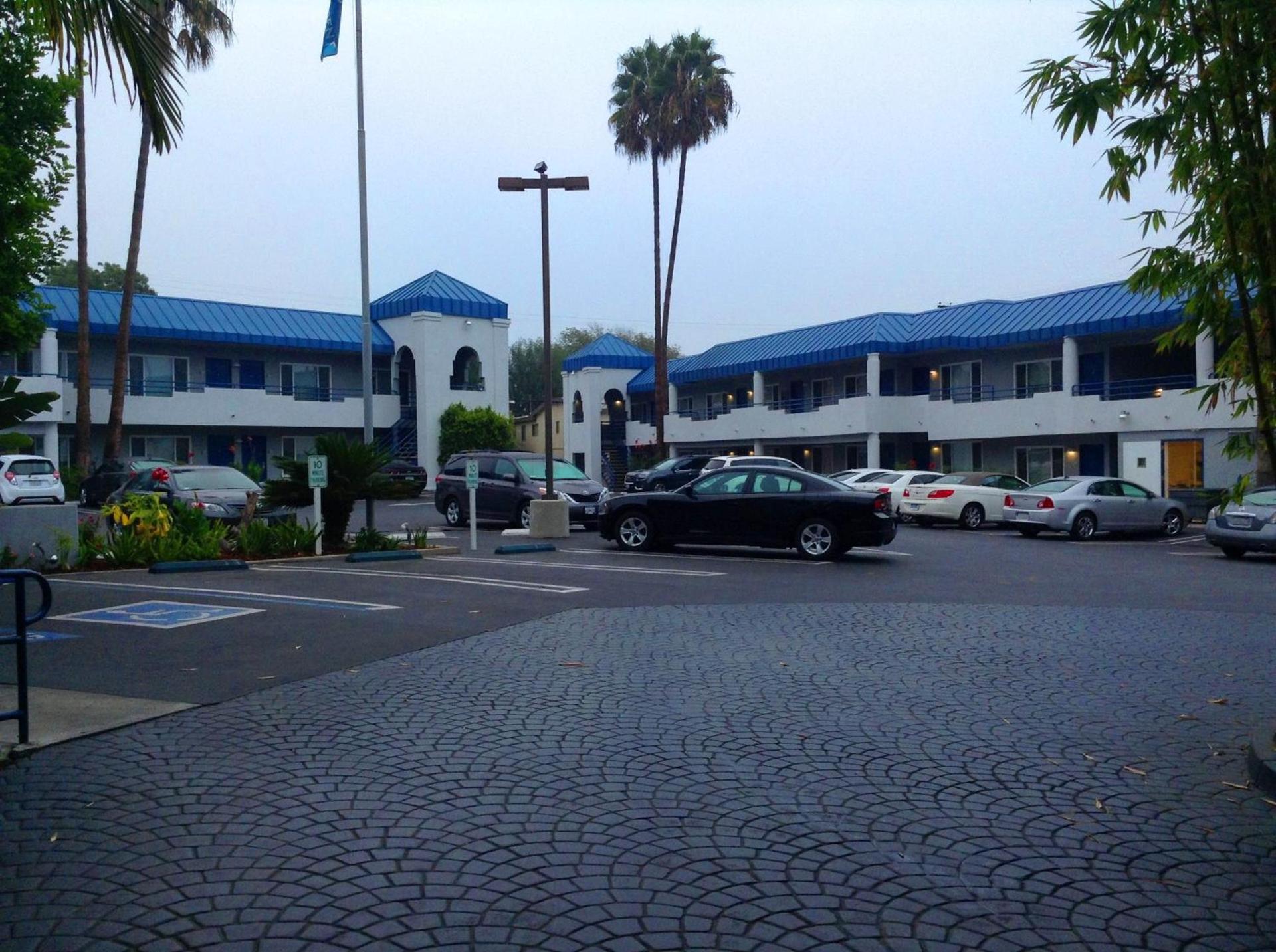 Hotel Current photo 1