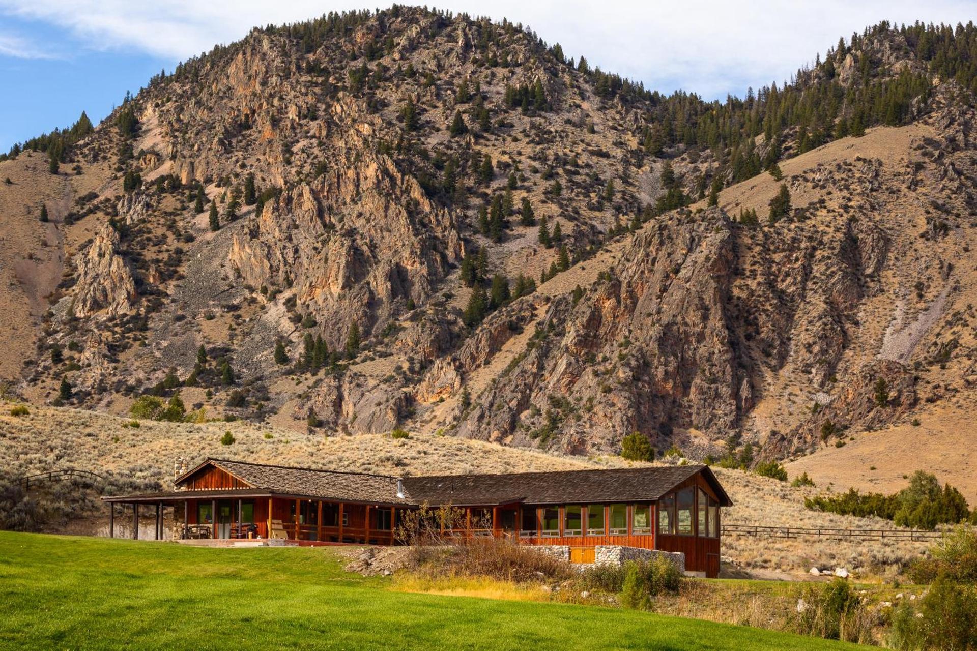 Twin Peaks Guest Ranch photo 20