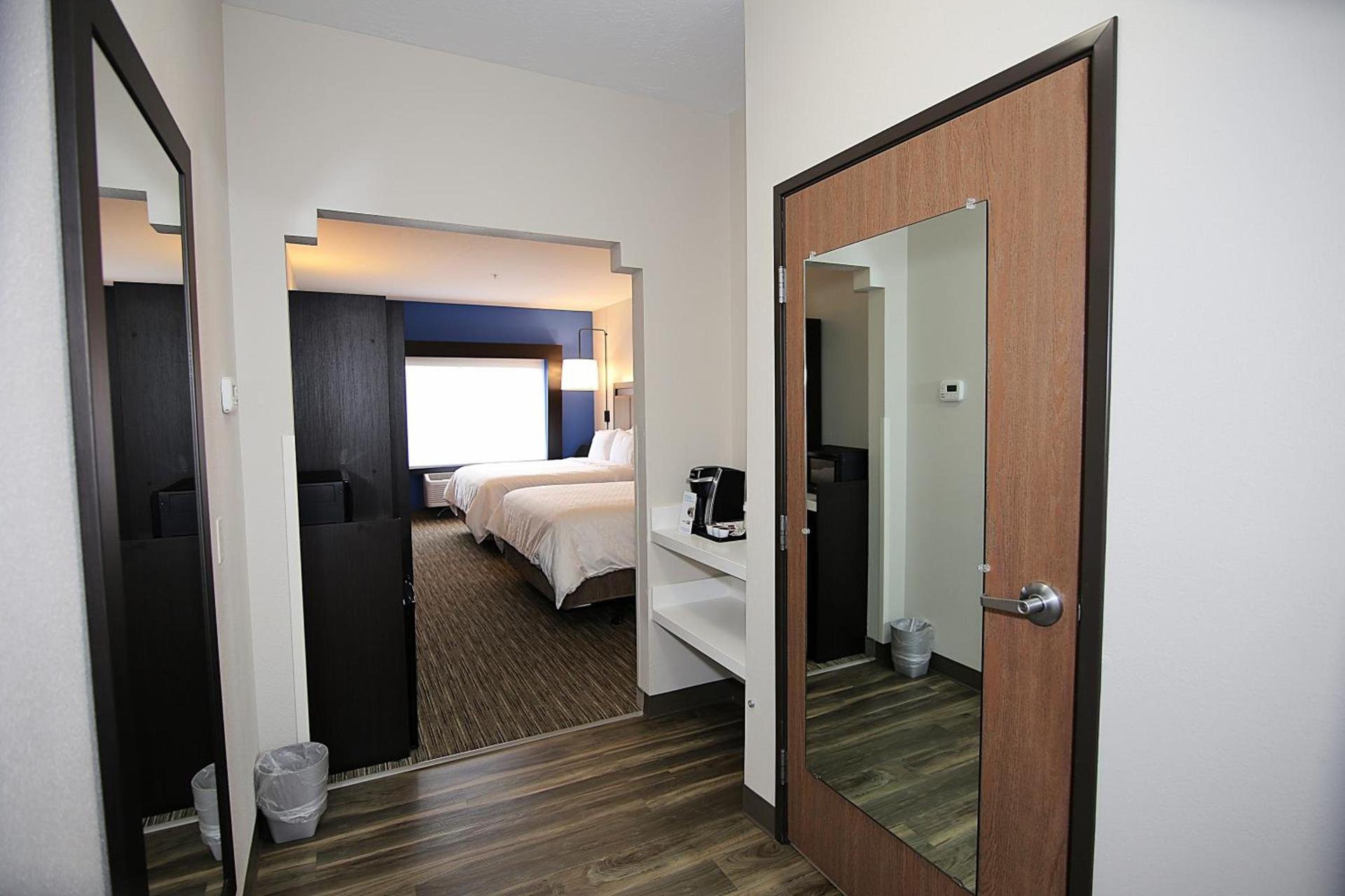 Holiday Inn Express Hotel & Suites Ashland by IHG photo 5